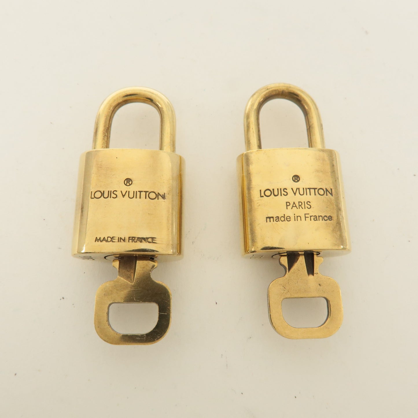 Louis Vuitton Set of 10 Lock & Key Cadena Key Lock Gold