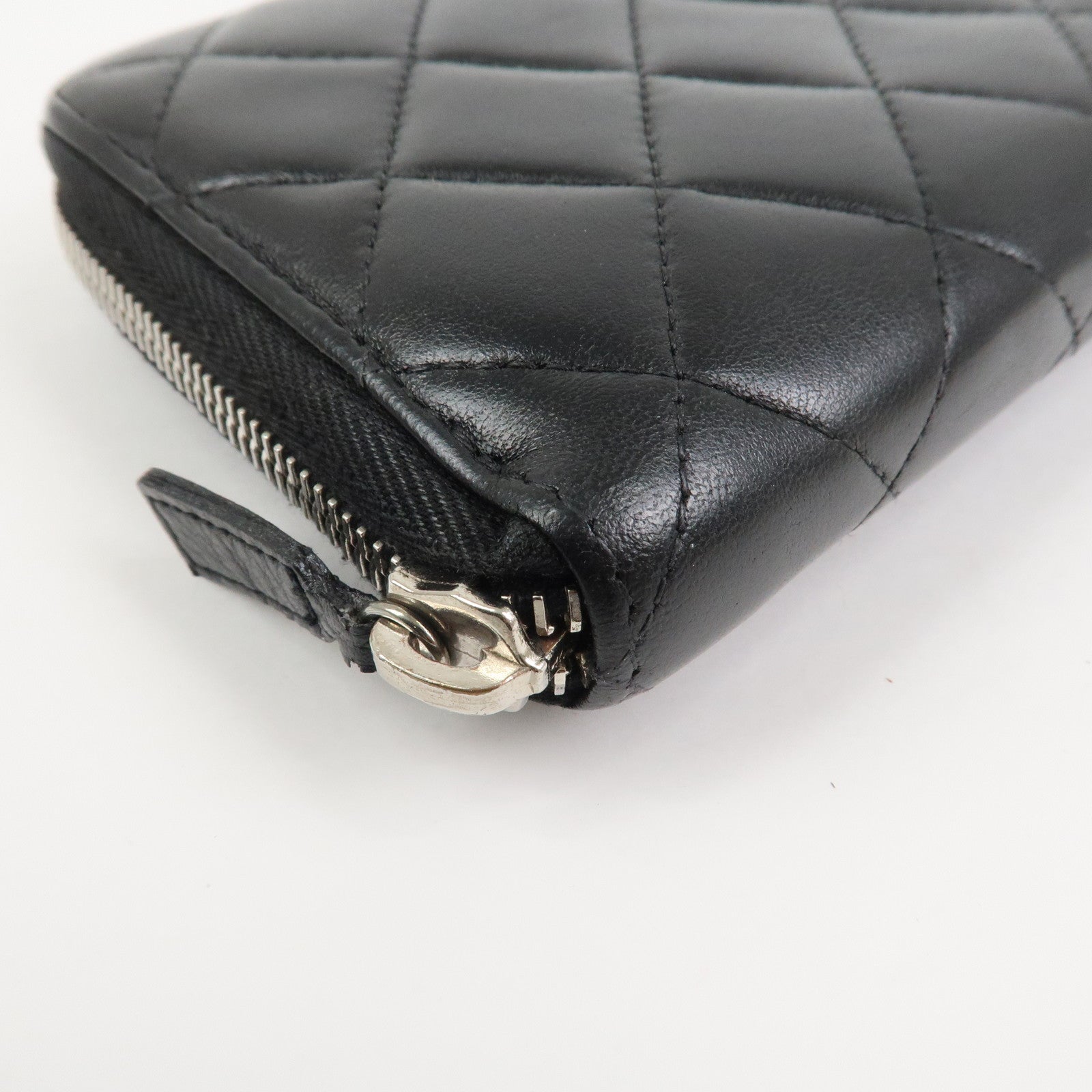 CHANEL Matelasse Lamb skin Leather Round Zippy Wallet Black Silver