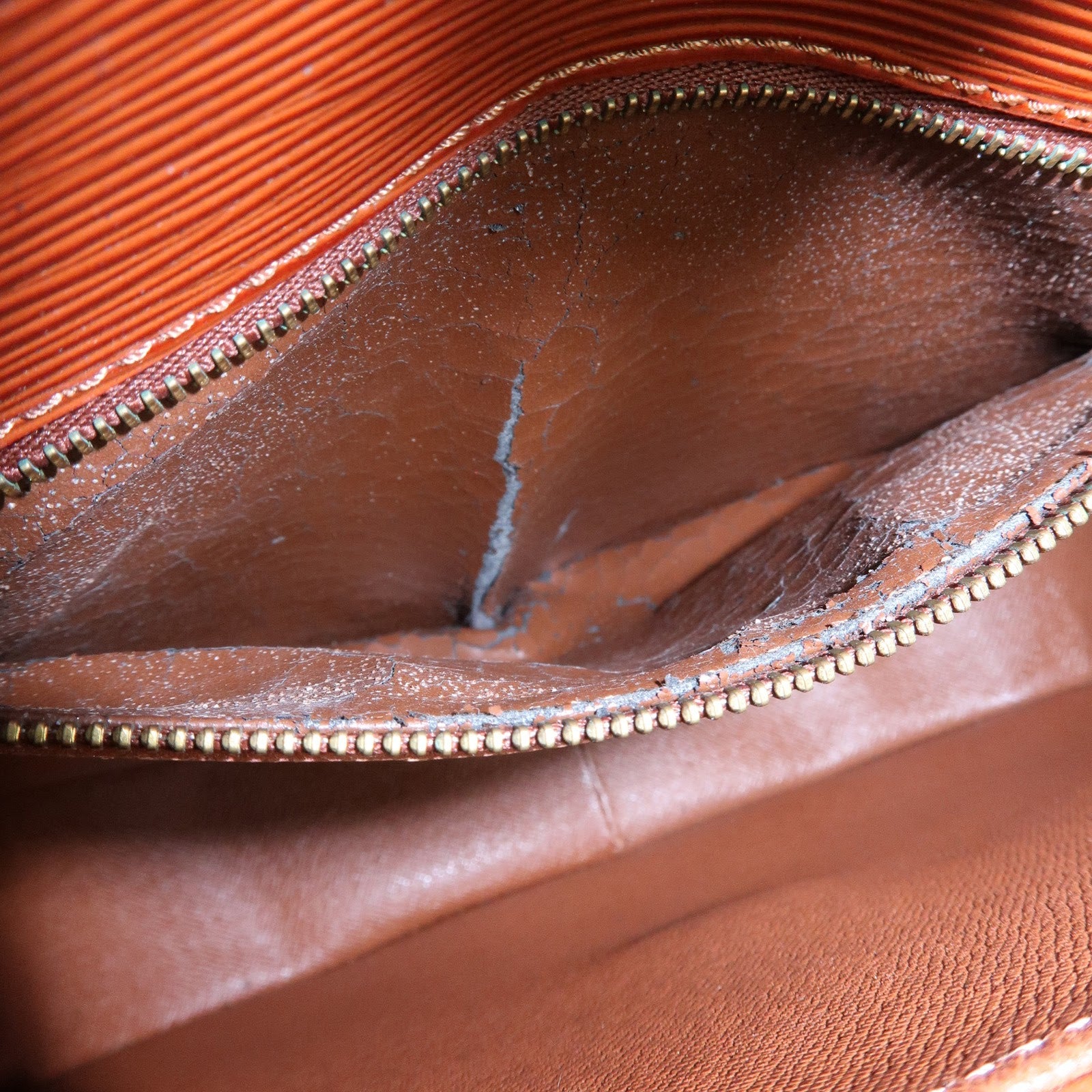 Louis Vuitton Epi Saint Cloud Shoulder Bag Kenya Brown M52193
