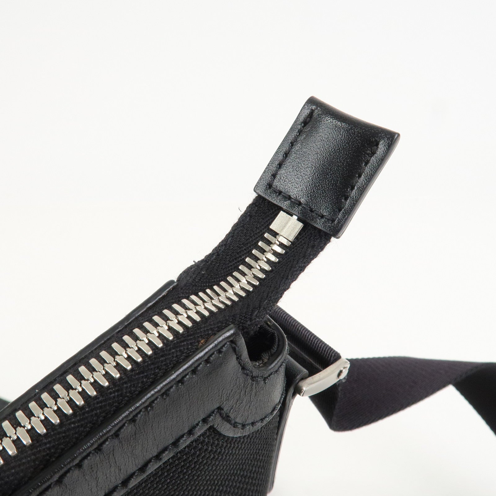 GUCCI Sherry Canvas Leather Shoulder Bag Crossbody Bag Black 631195