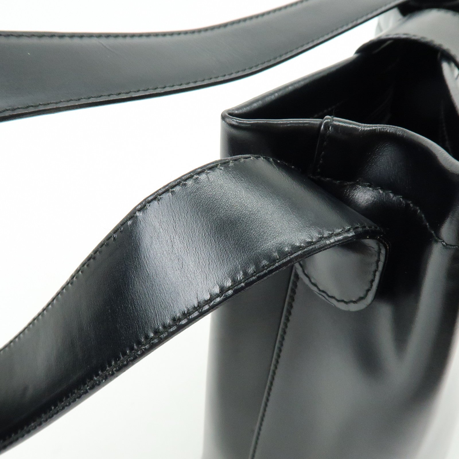 Ferragamo Vara Leather Shoulder Bag Hand Bag Black