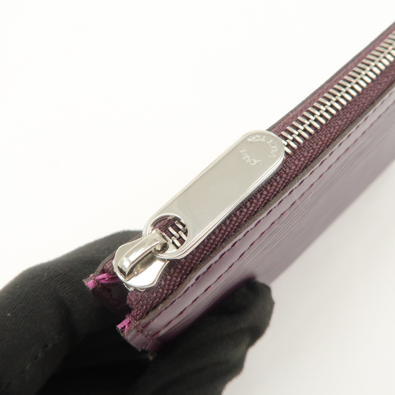 Louis Vuitton Epi Pochette Cles NM Coin Case Key Case Cassis M6660K