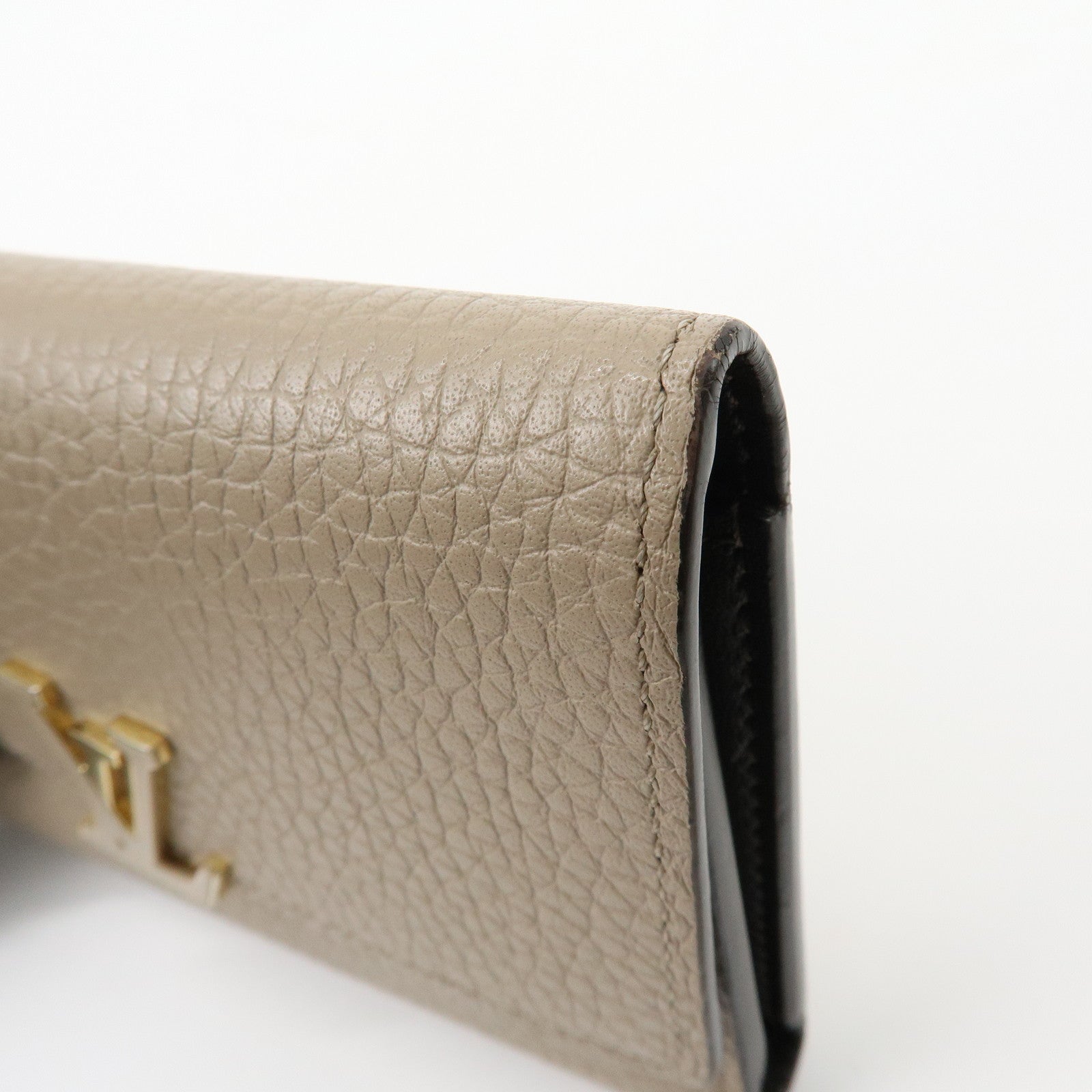 Louis Vuitton Portefeuille Capucines Leather Compact Wallet M62159