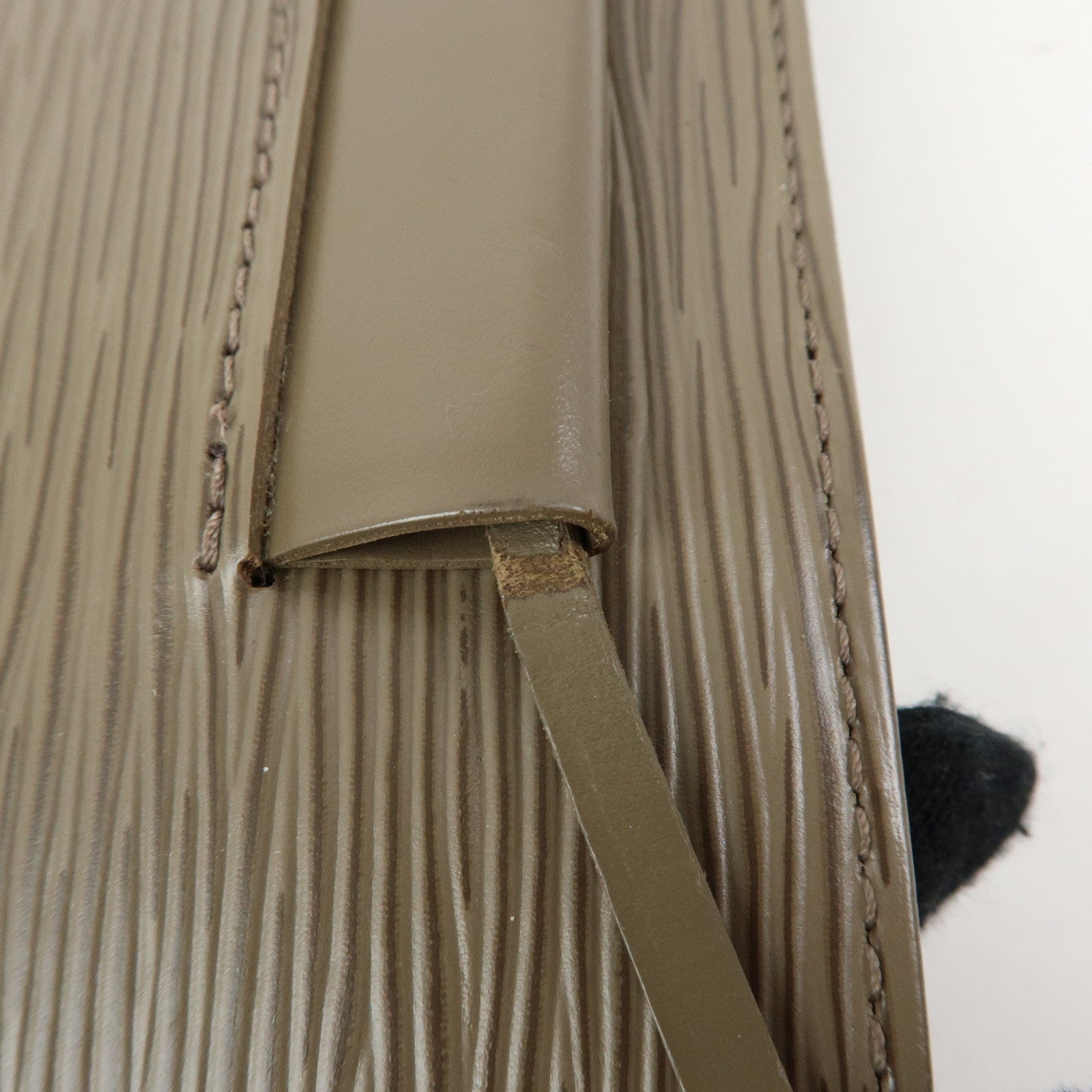 Louis Vuitton Epi Leather Saint Tropez Shoulder Bag Pepper M5246C