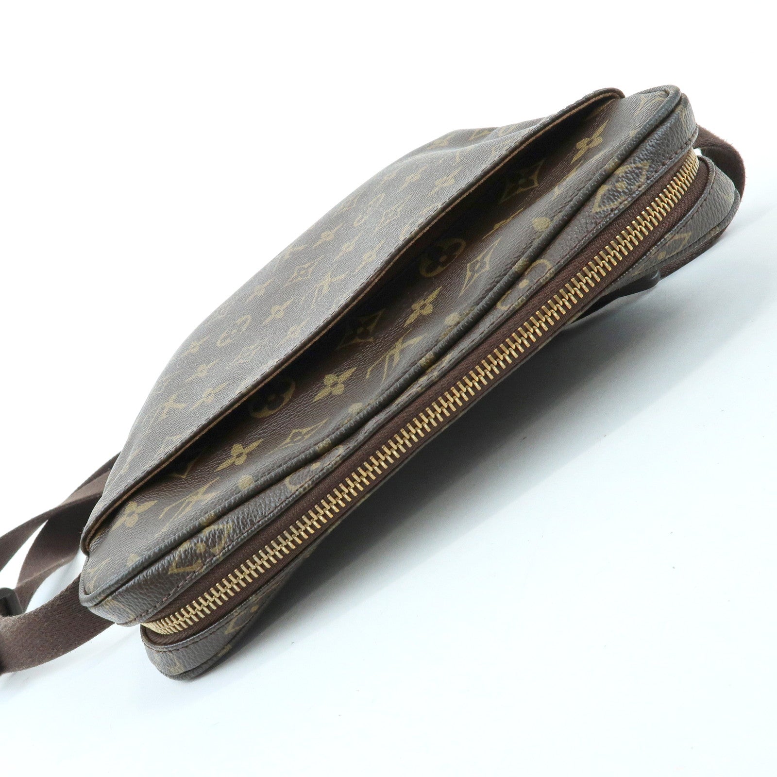 Louis Vuitton Monogram Trotteur Beaubourg Shoulder Bag Brown M97037