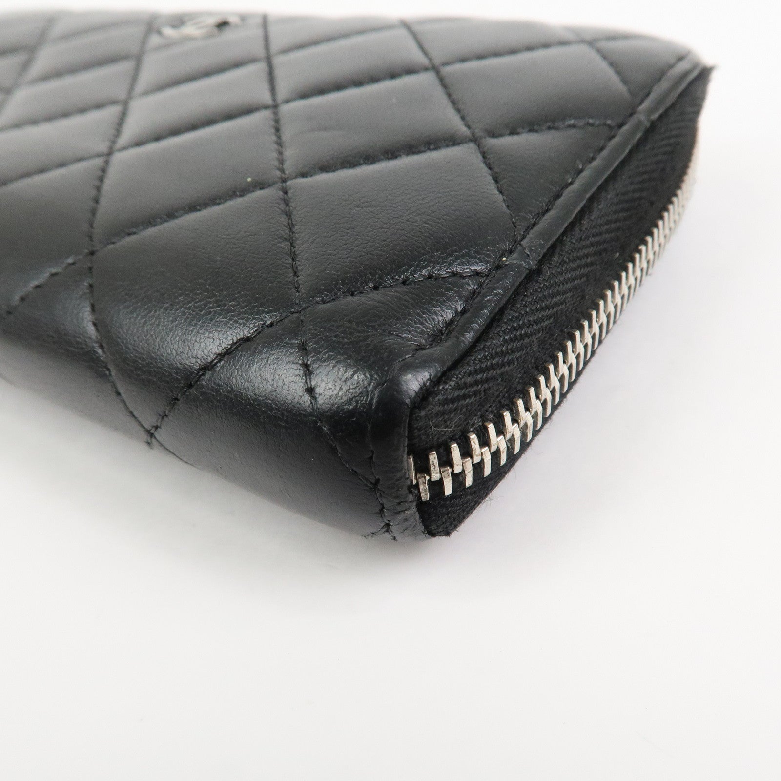 CHANEL Matelasse Lamb skin Leather Round Zippy Wallet Black Silver