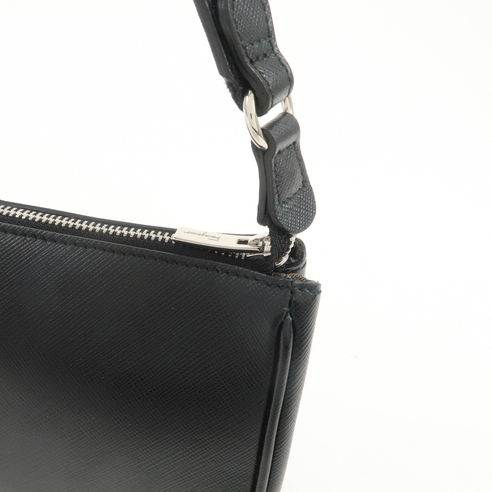 Ferragamo Gancini Leather Shoulder Bag Hand Bag Black