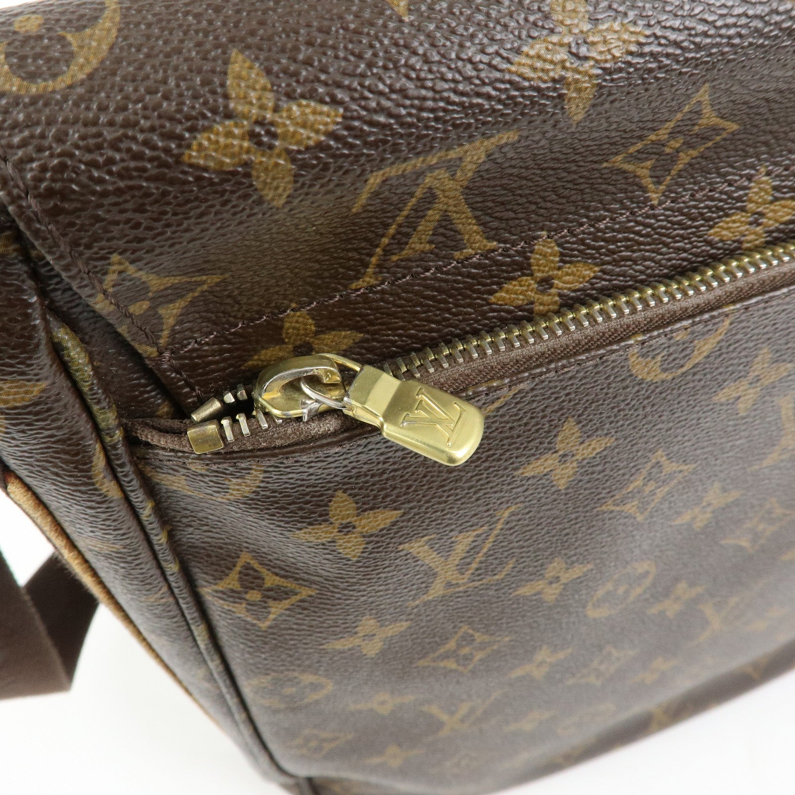 Louis Vuitton Monogram Messenger MM Beaubourg Crossbody Bag M97038