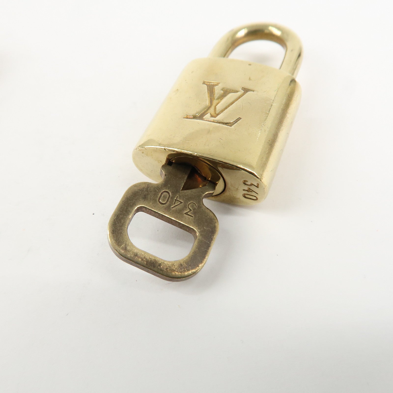 Louis Vuitton Set of 10 Lock & Key Cadena Key Lock Metal Gold Used