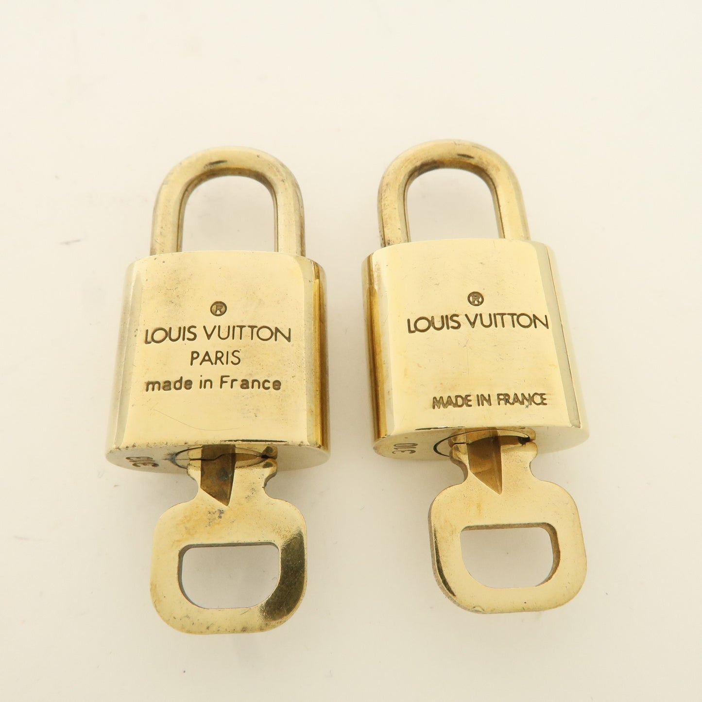 Louis Vuitton Set of 10 Lock & Key Cadena Key Lock Metal Gold