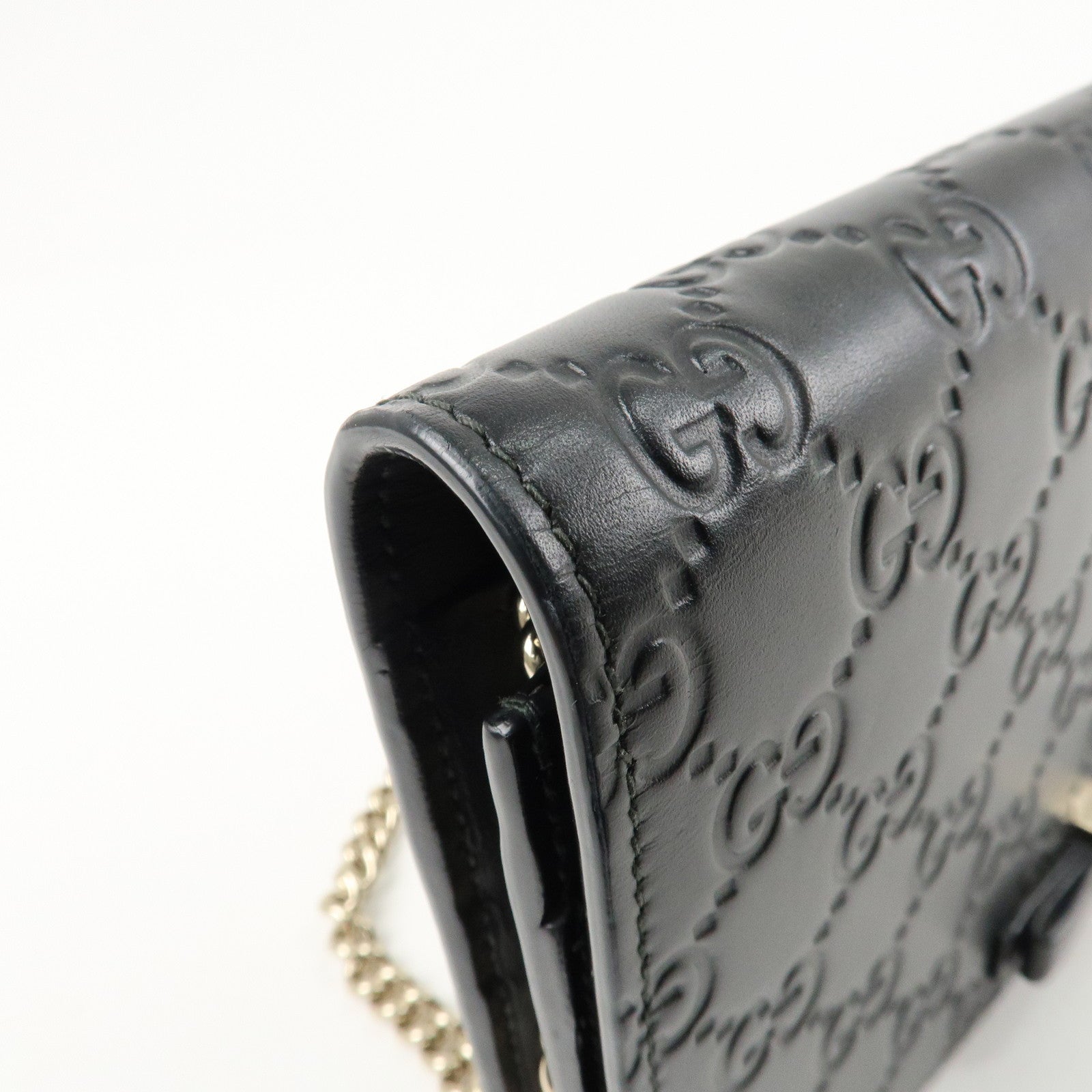 GUCCI Guccissima Leather Chain Wallet Black 431408