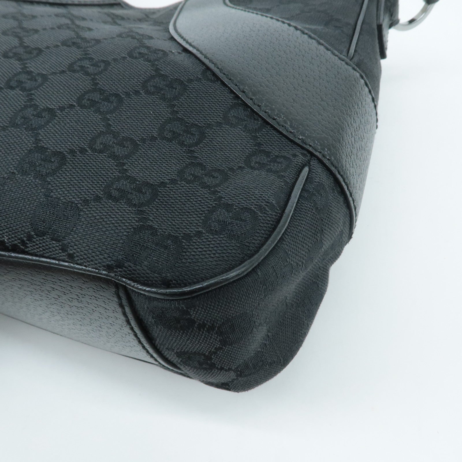GUCCI GG Canvas Leather Shoulder Bag Black 113012 Used