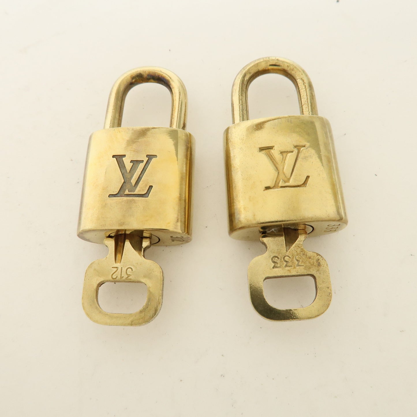 Louis Vuitton Set of 10 Lock & Key Cadena Key Lock Gold