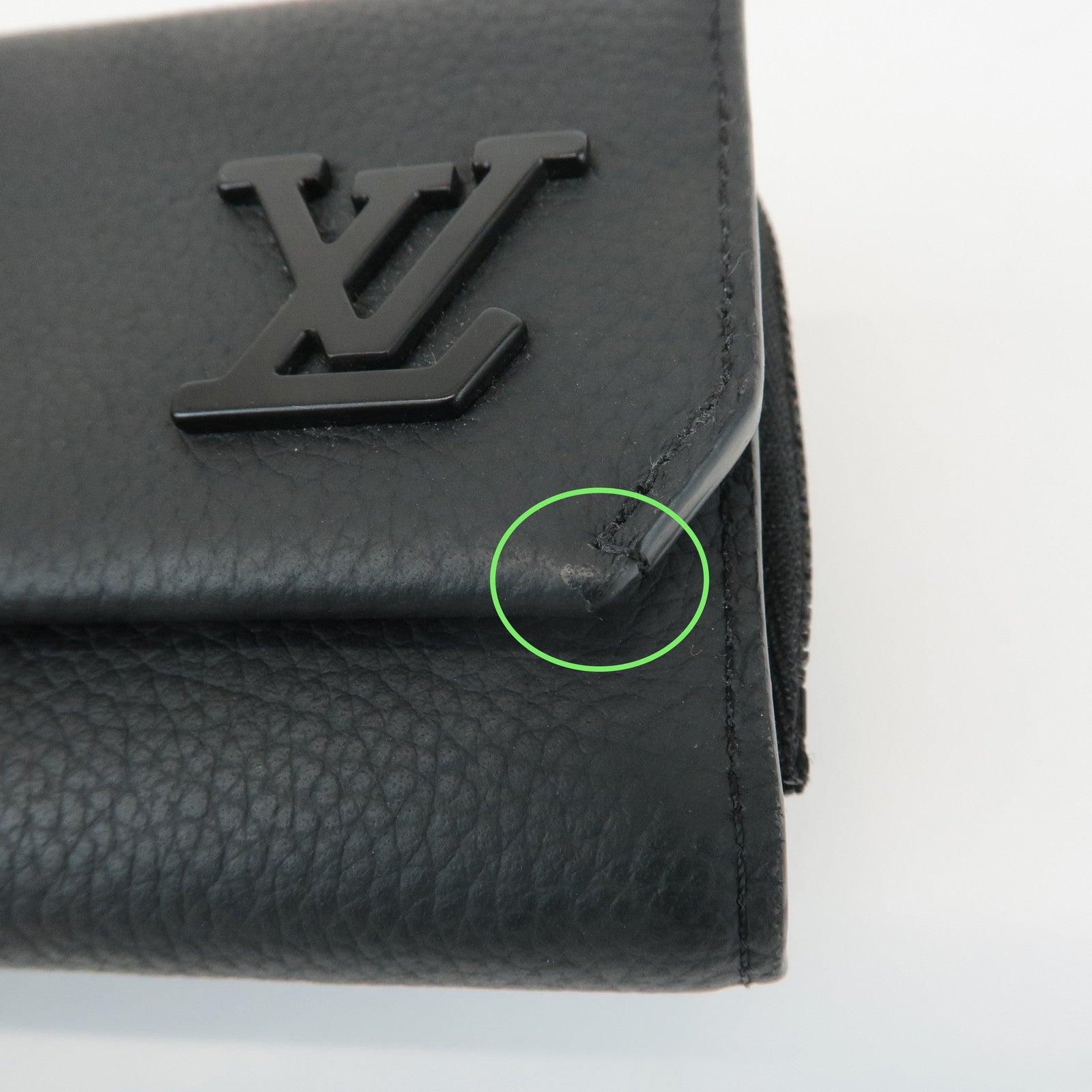 Louis Vuitton Aerogram Portefeuille Pilot Wallet Noir M81740