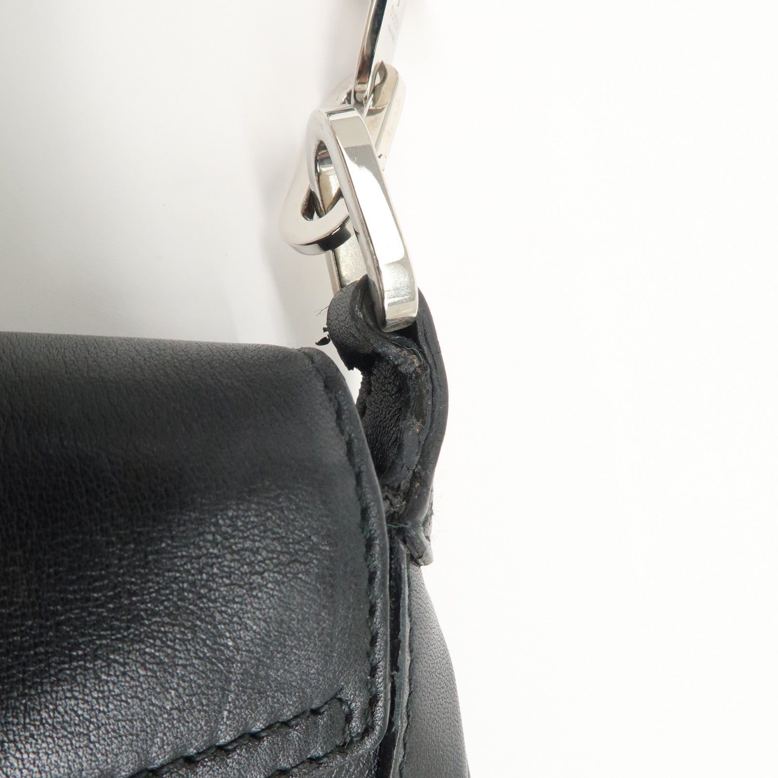 GUCCI Leather Chain Shoulder Bag 007.2033.1705 Black