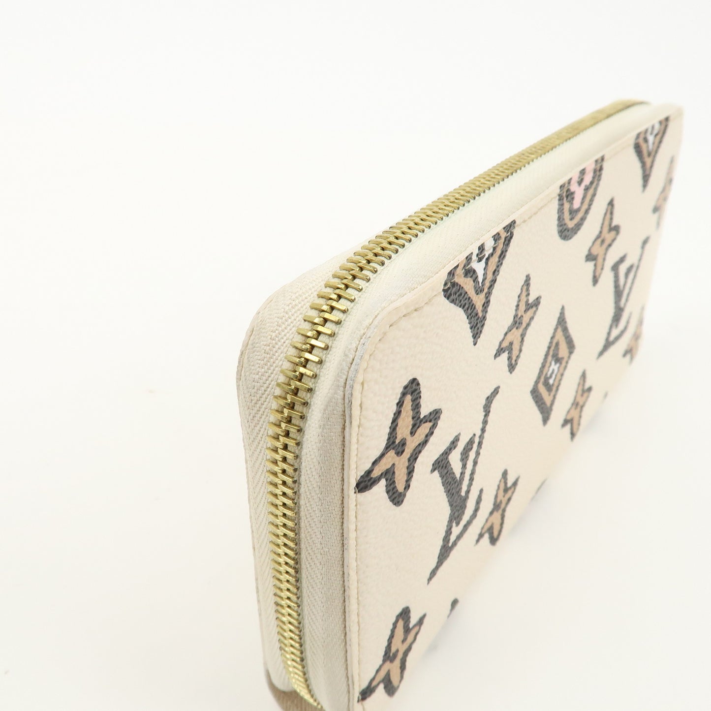 Louis Vuitton Monogram Wild At Heart Zippy Wallet Creme M80676