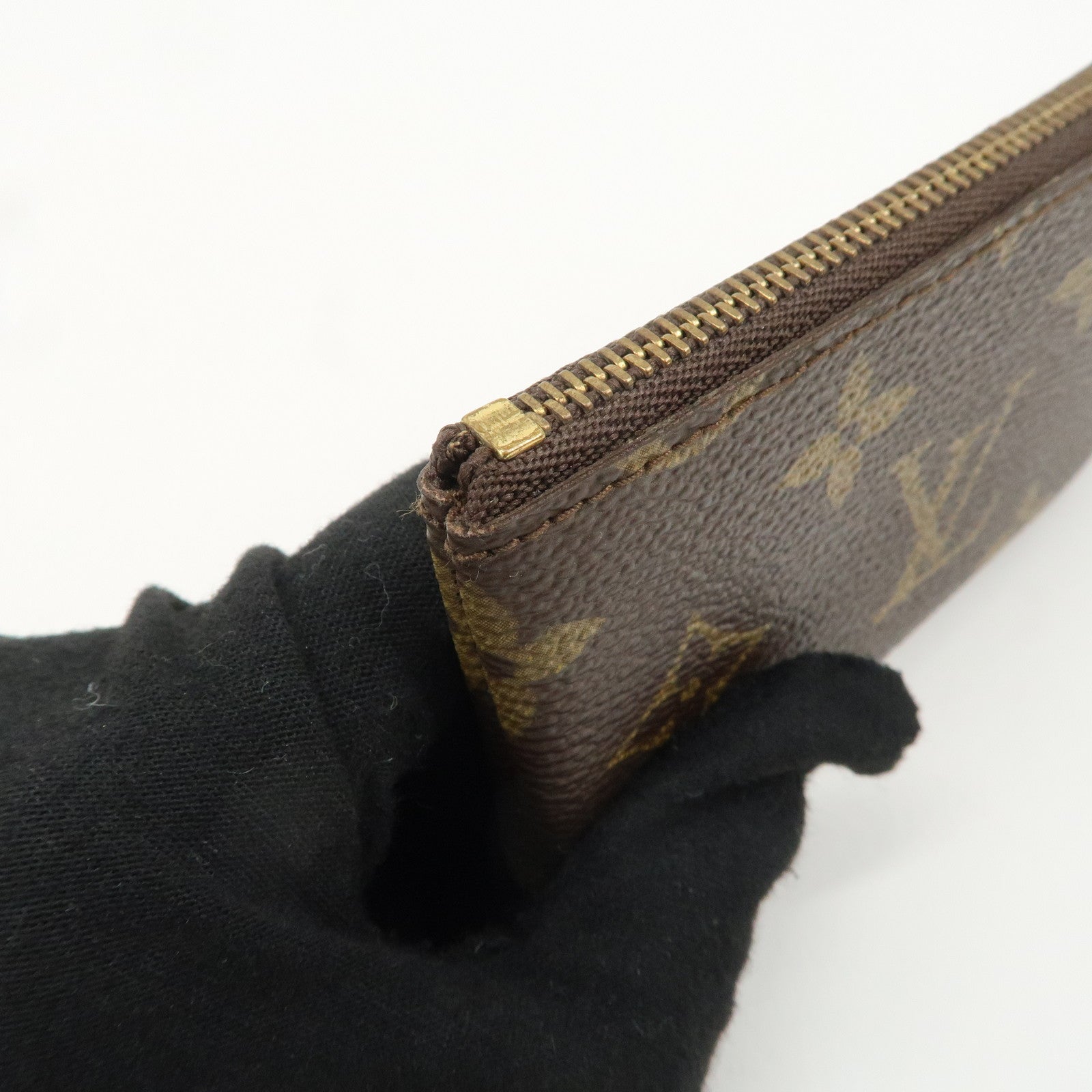 Louis Vuitton Monogram Pochette Cles Coin Case Key Case  M62650