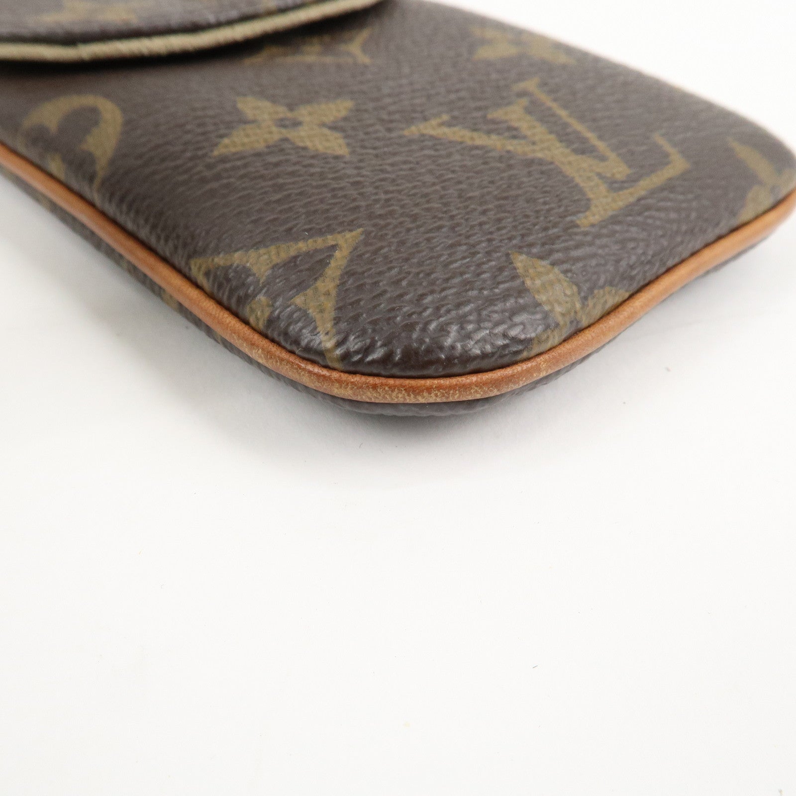 Louis Vuitton Monogram Etui Telefonne MM Brown M66546