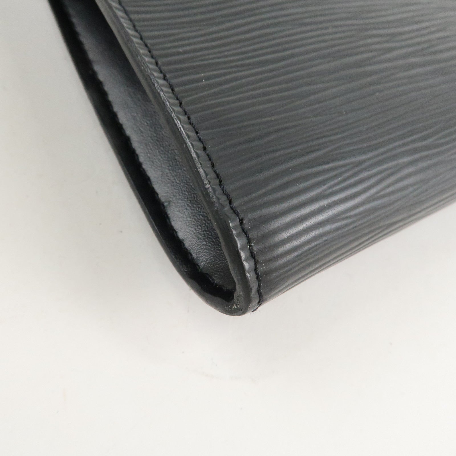 Louis Vuitton Epi Pochette Accessoires Pouch Noir Black M52942 Used
