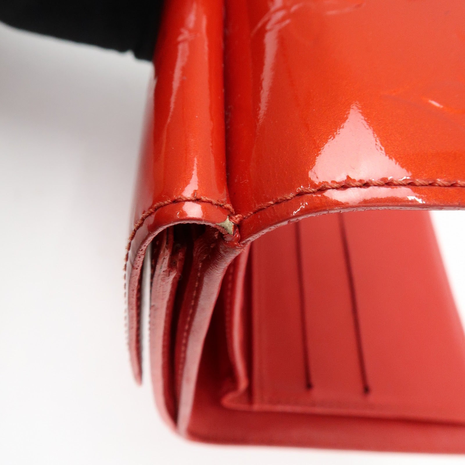 Louis Vuitton Vernis Leather Porte‑Monnaie Cartes Crédit Red M91169