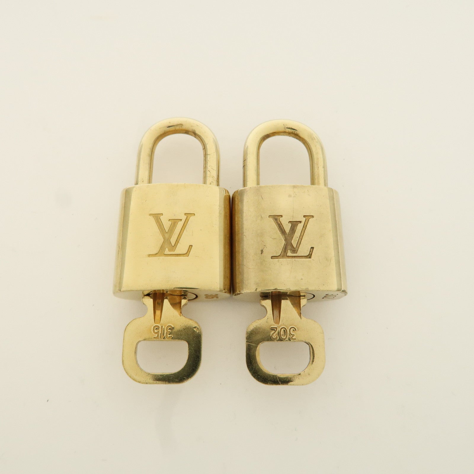 Louis Vuitton Set of 10 Lock & Key Cadena Key Lock Metal Gold Used