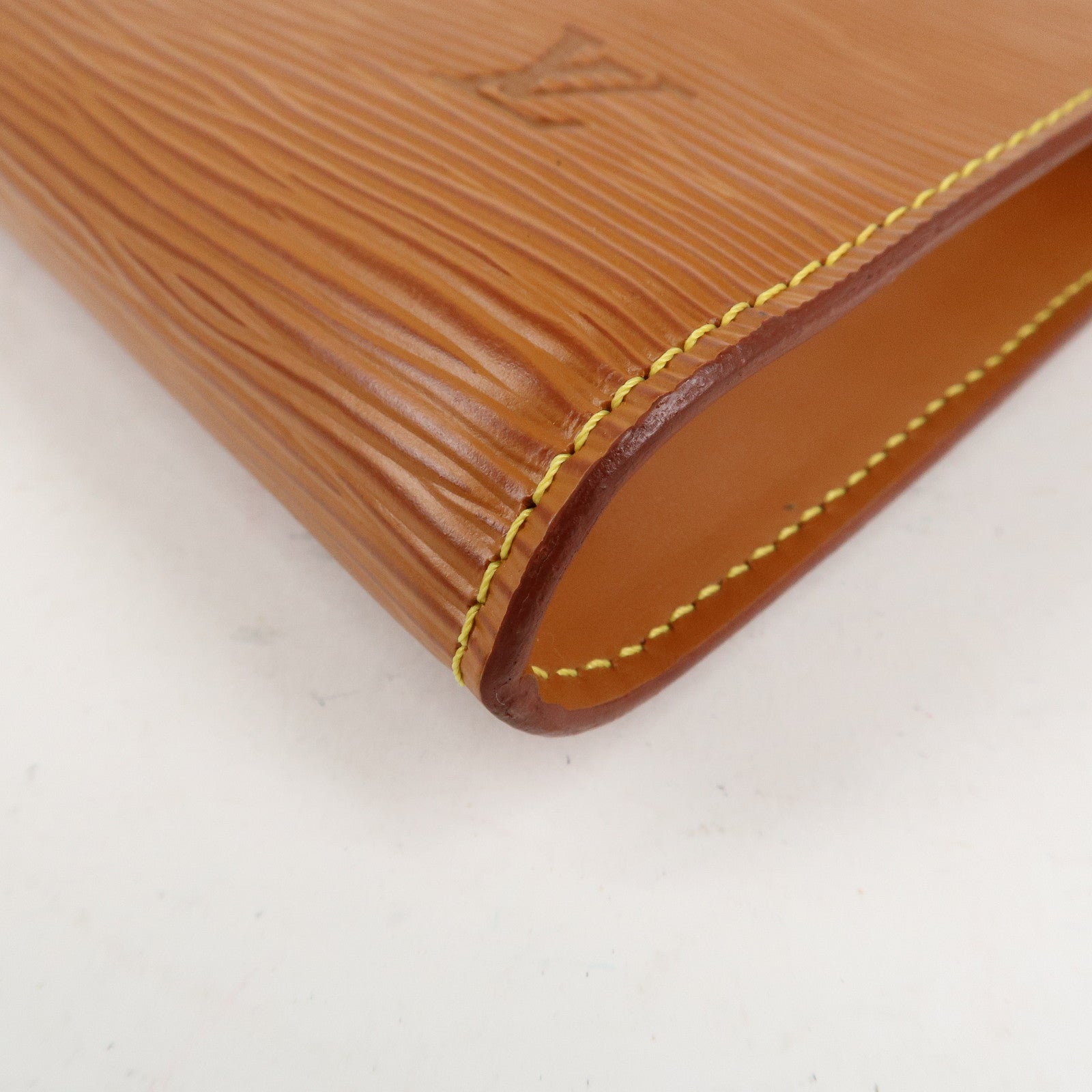 Louis Vuitton Epi Pochette Accessoires Pouch Zipang Gold M52948 Used