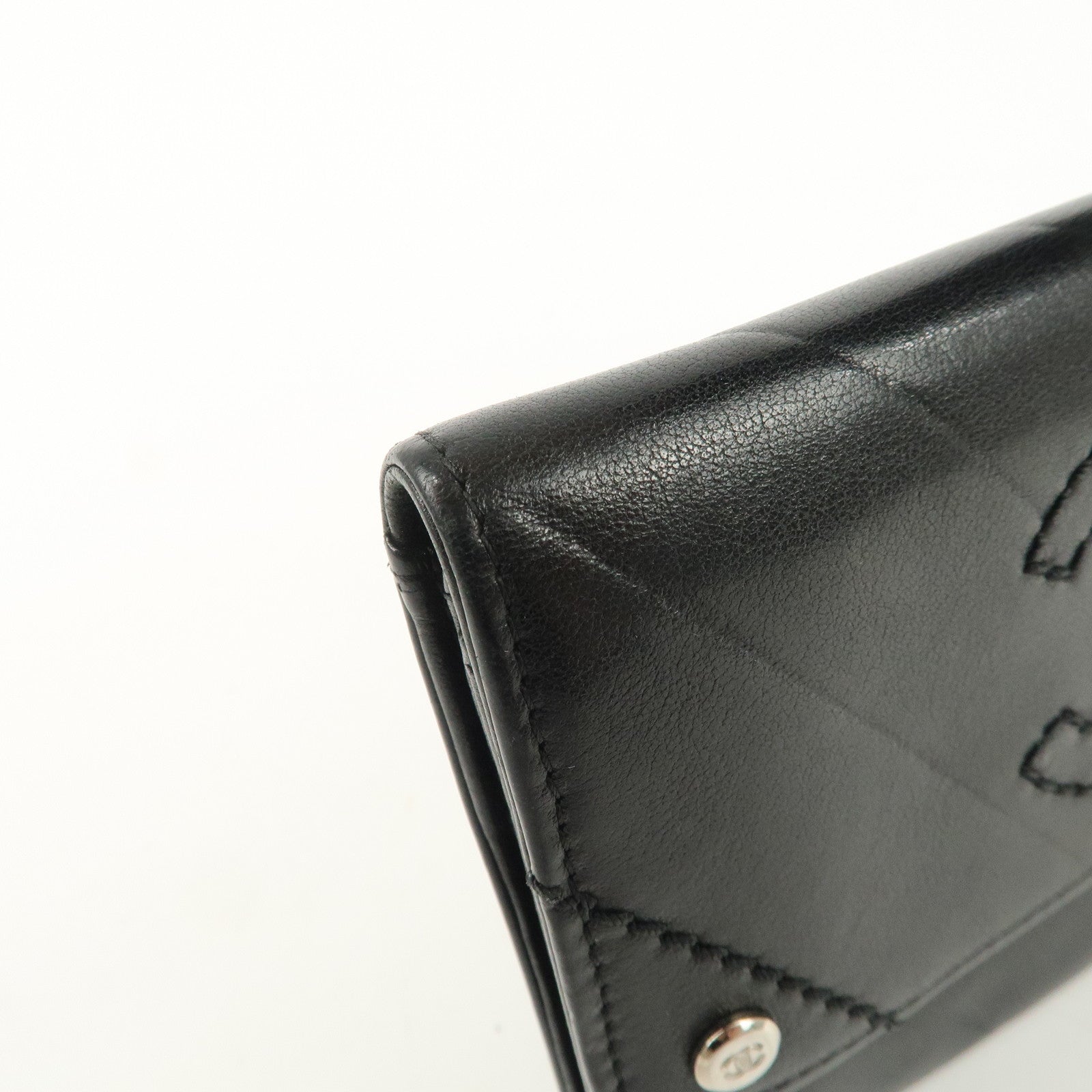 CHANEL V Stitch Lamb Skin COCO Mark Hook Bi-Fold Wallet Black Used