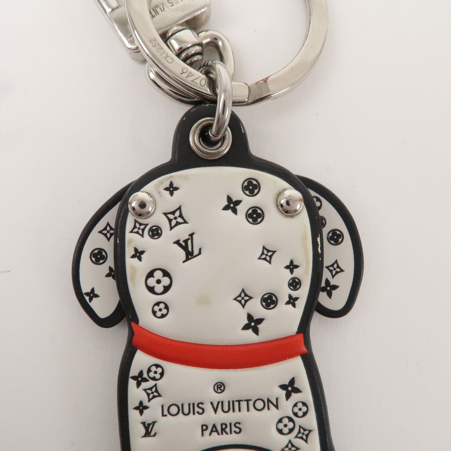 Louis Vuitton Porte Cles LV Darmata Bag Charm White Black M00748