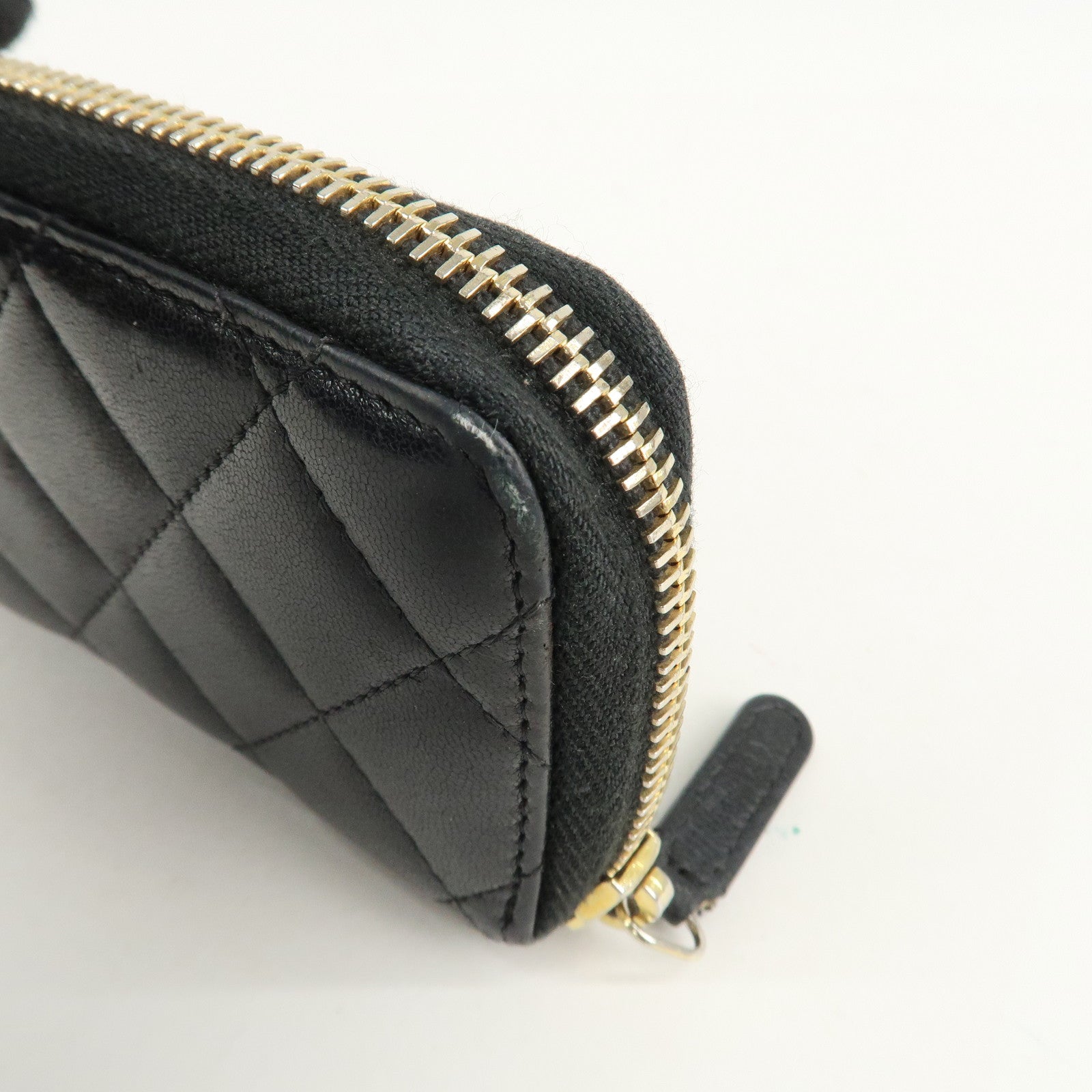 CHANEL Matelasse Lamb Skin Zip Around Coin Case Black A69271 Used