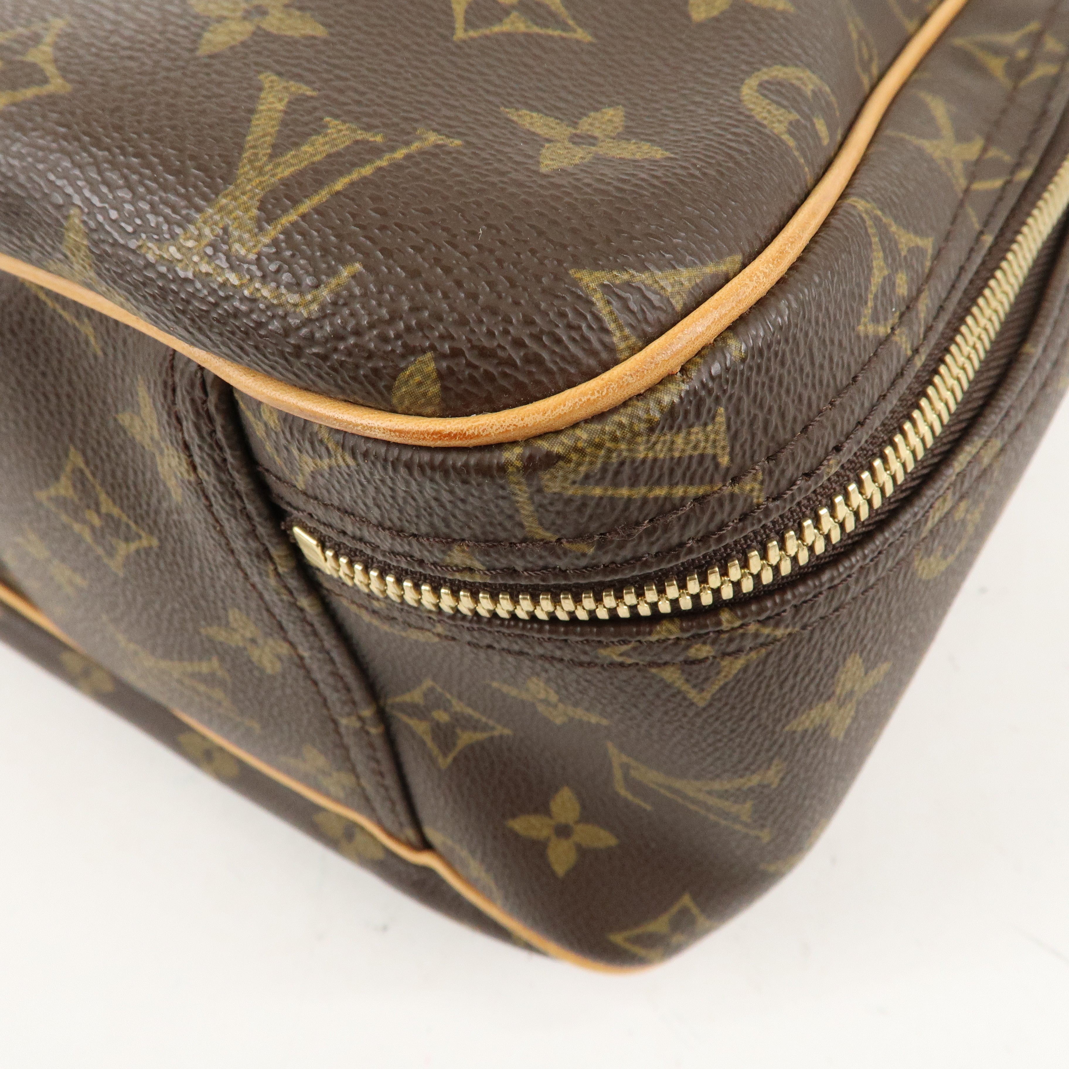 Louis Vuitton Monogram Excursion Shoes Case Hand Bag M41450