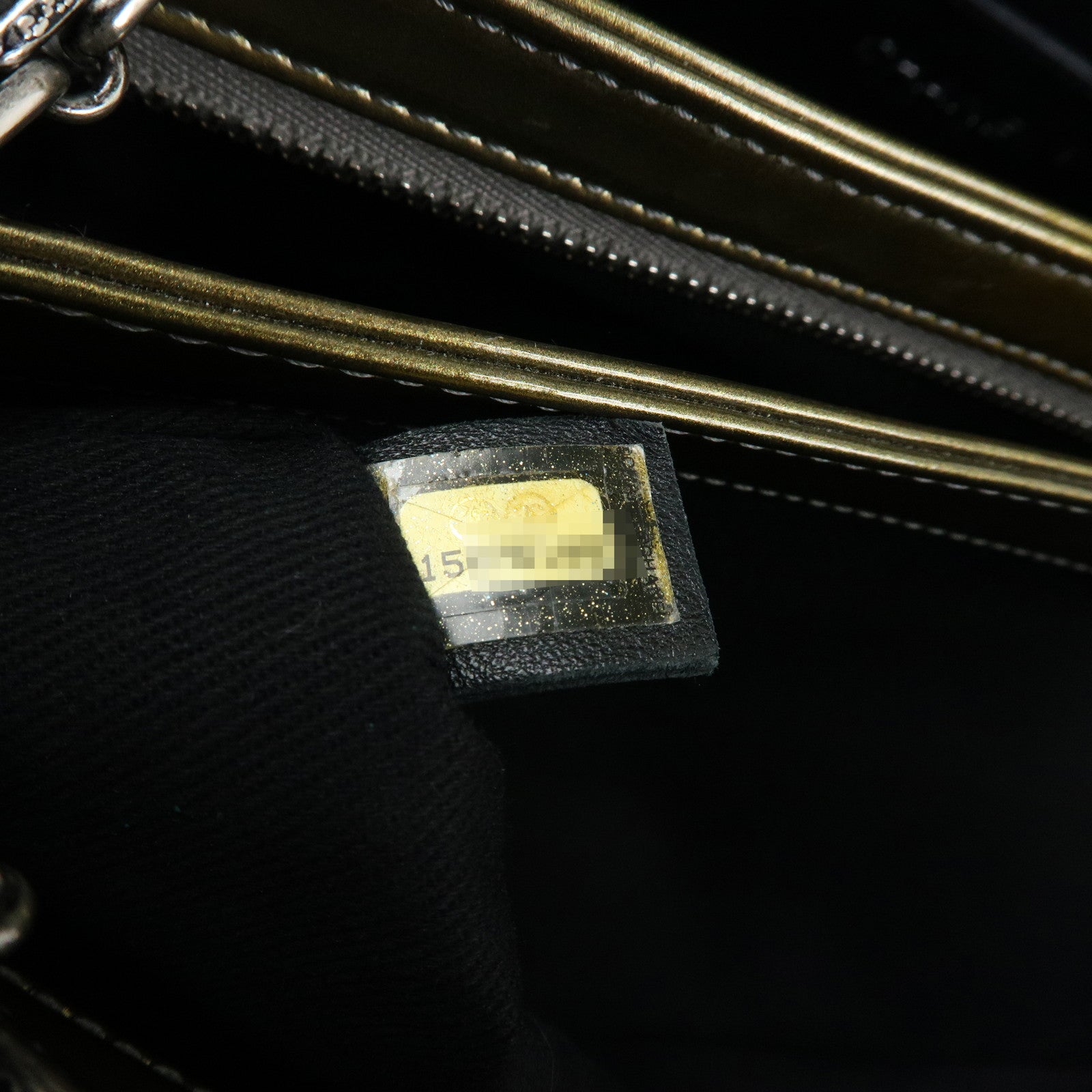 CHANEL Mademoiselle Matelasse Patent Leather Shoulder Bag A50557