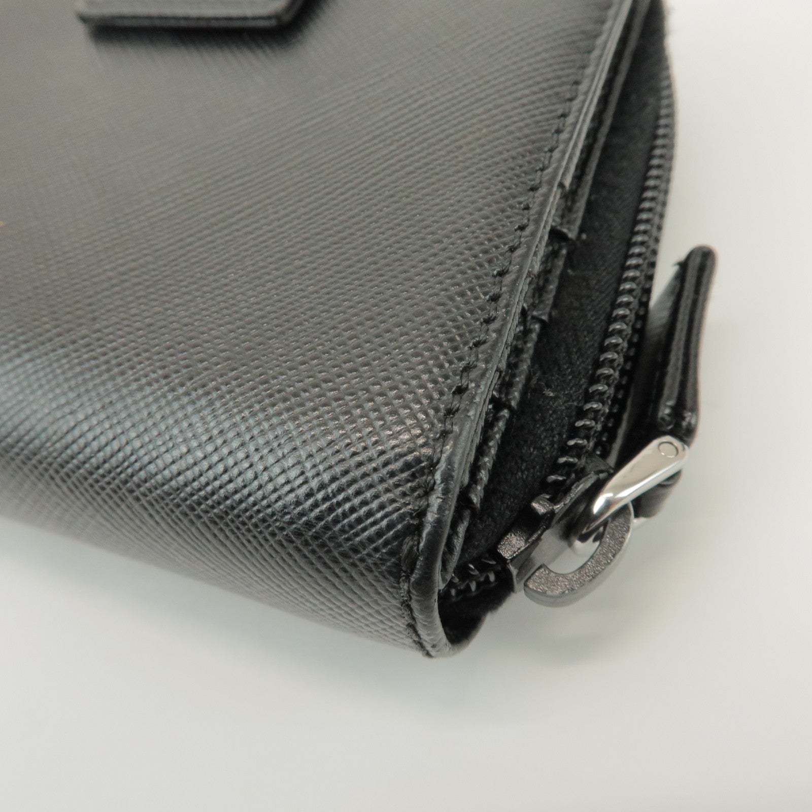 PRADA Logo Leather Round Zippy Bi-fold Wallet Black 1ML522