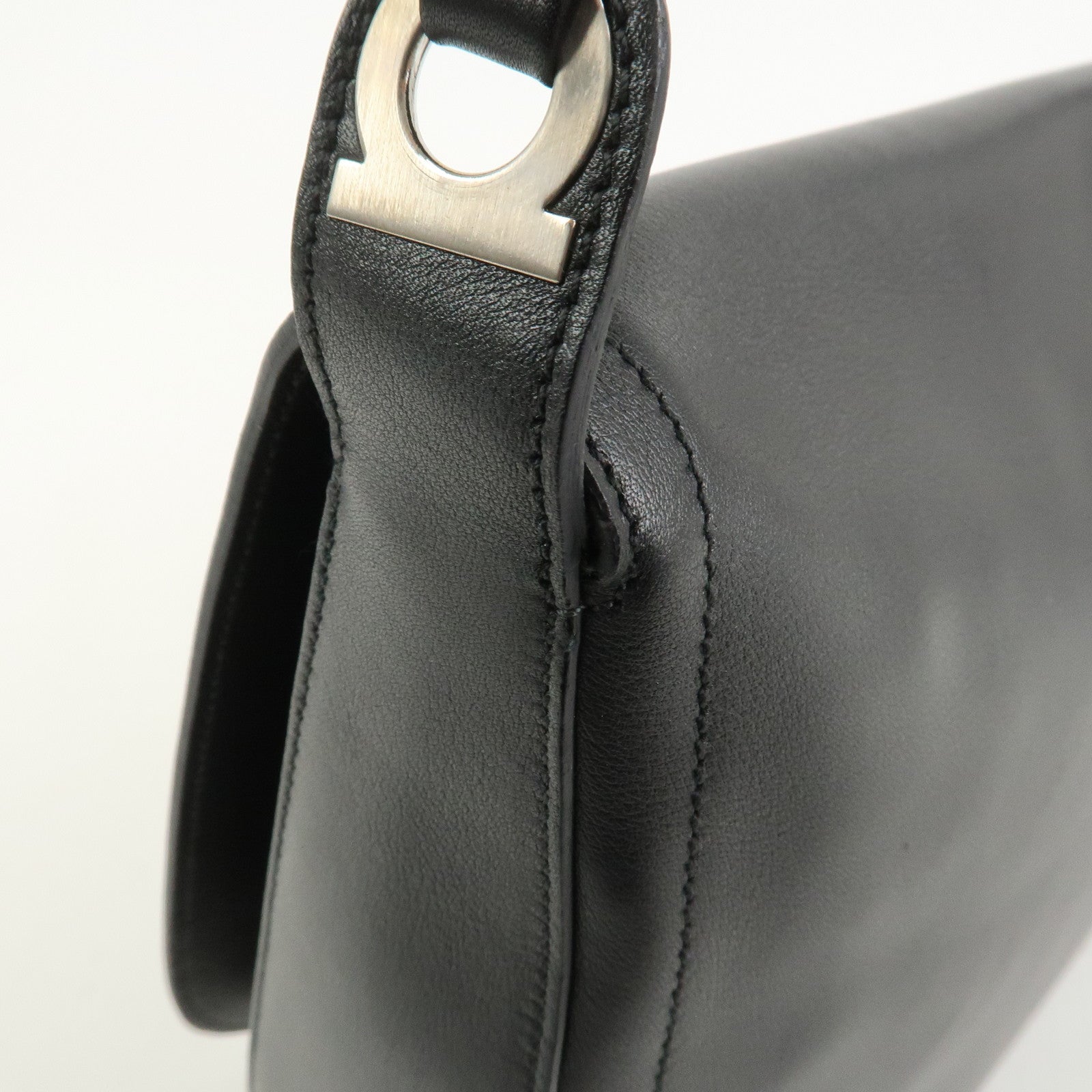 Ferragamo Gancini Logo Leather Shoulder Bag Hand Bag Black