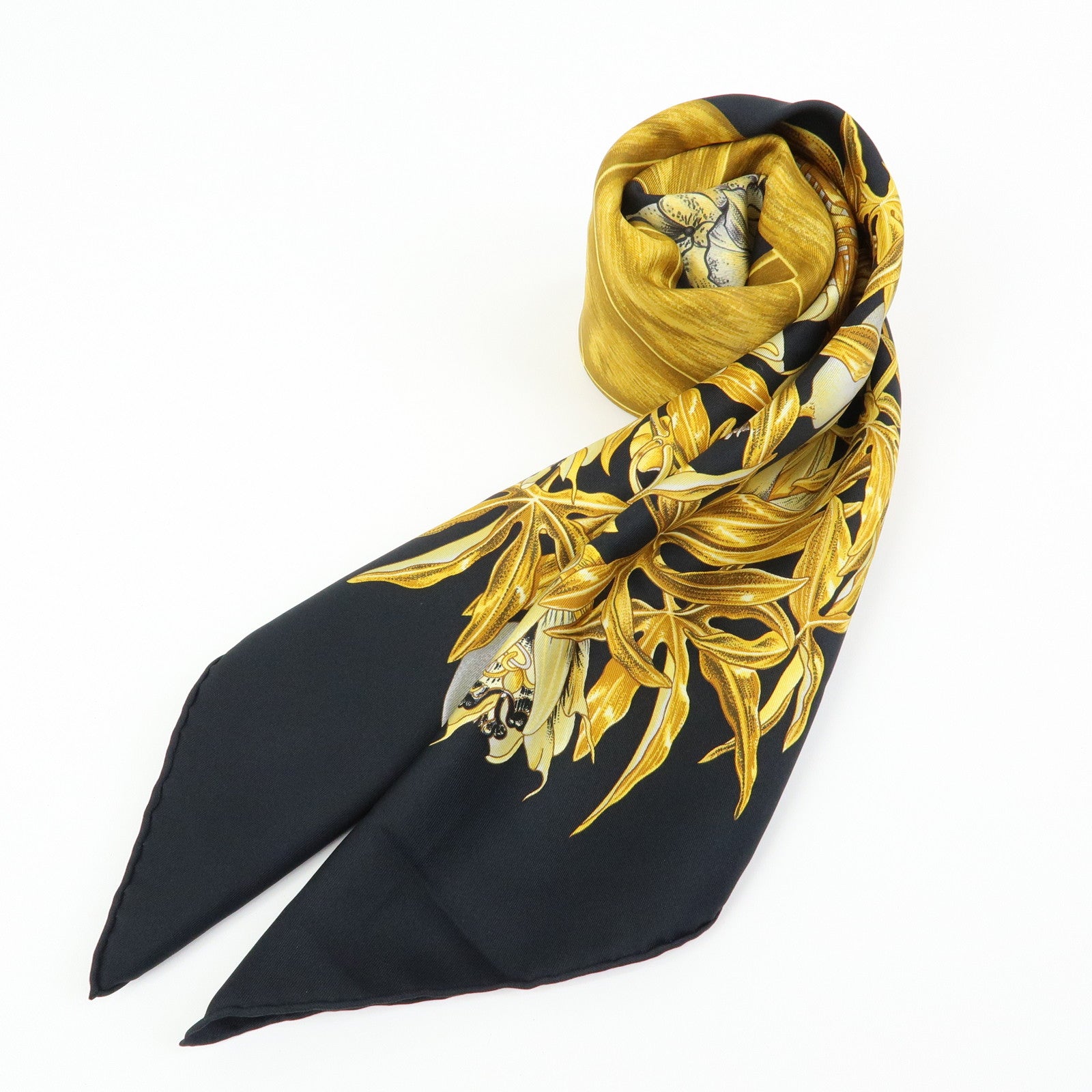 HERMES Carre 90 Silk 100% Scarf PASSIFLORES Flower Print Black Gold