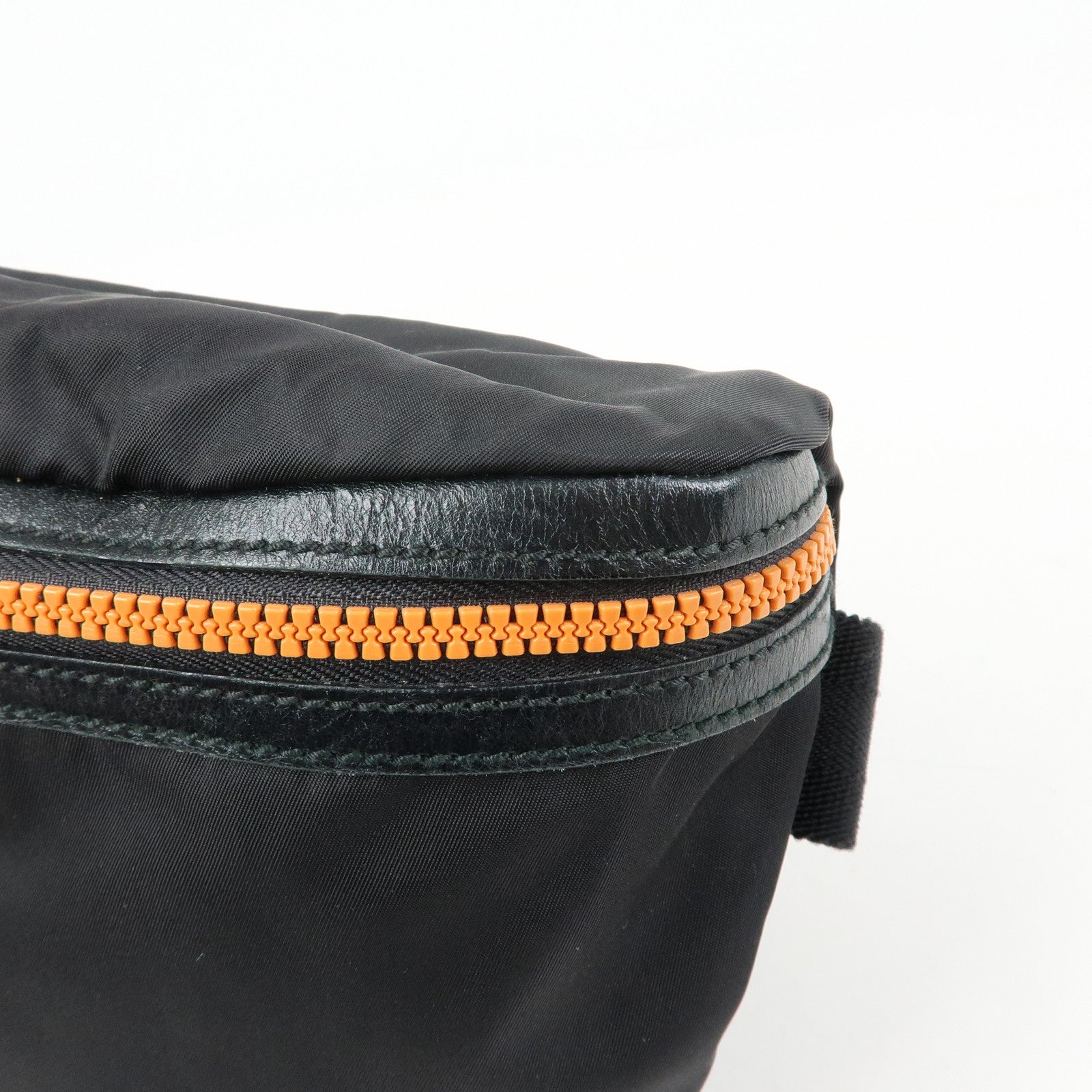 GUCCI Logo Nylon Rubber Waist Pouch Body Bag Black 211128