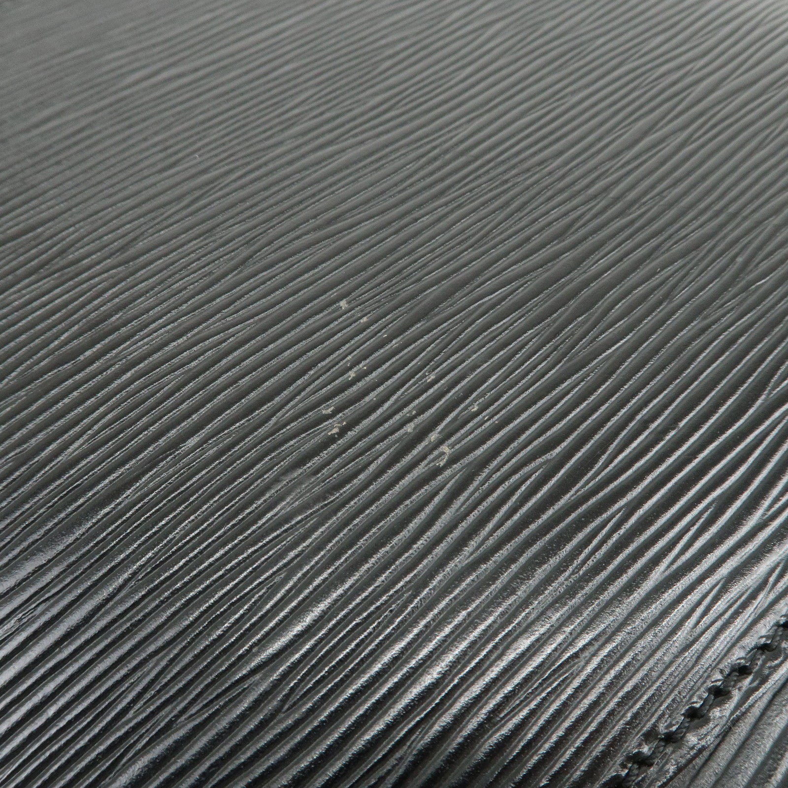 Louis Vuitton Epi Saint Cloud Shoulder Bag Black Noir M52192