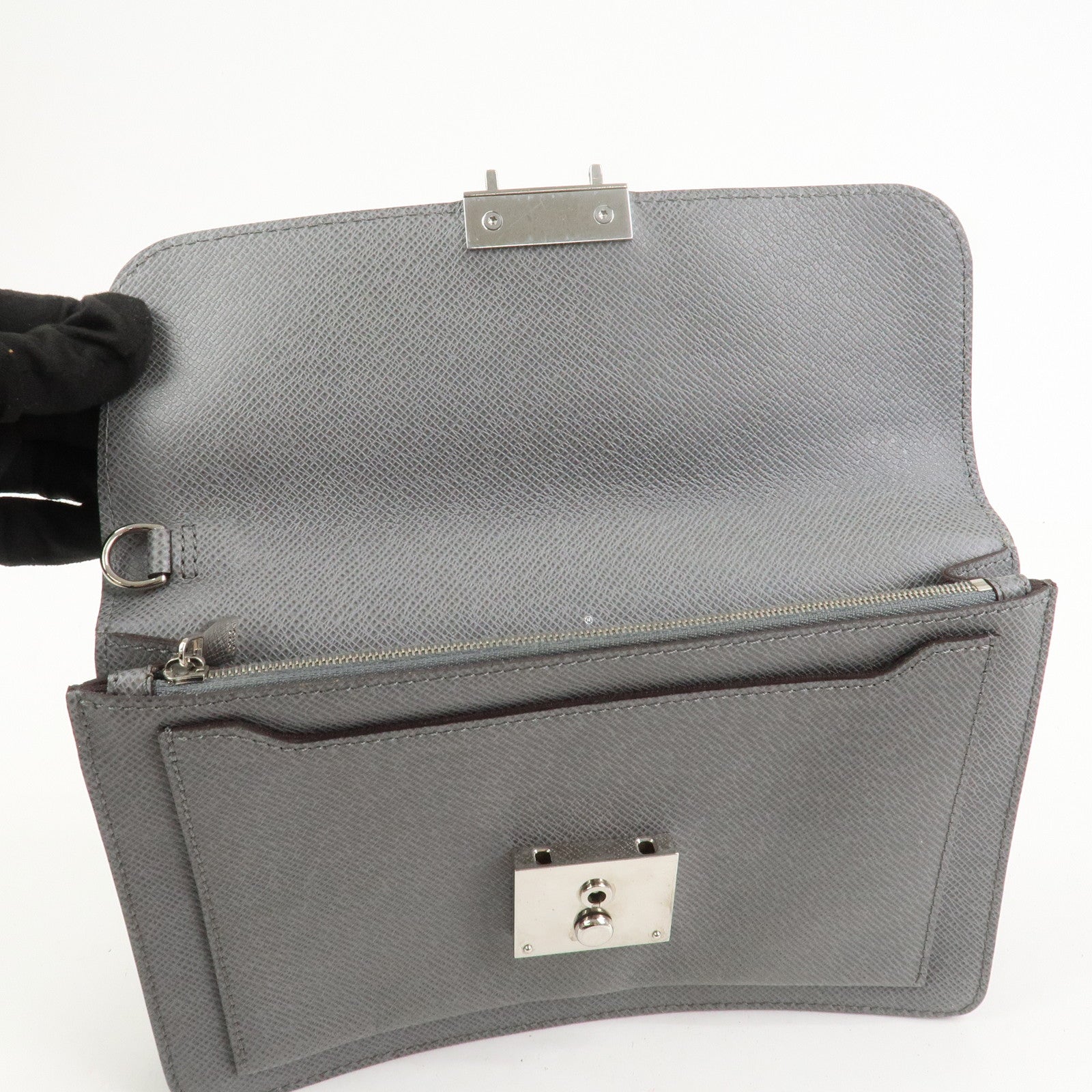 Louis Vuitton Taiga Leather Neo Belaia Clutch Bag Glacier M32683