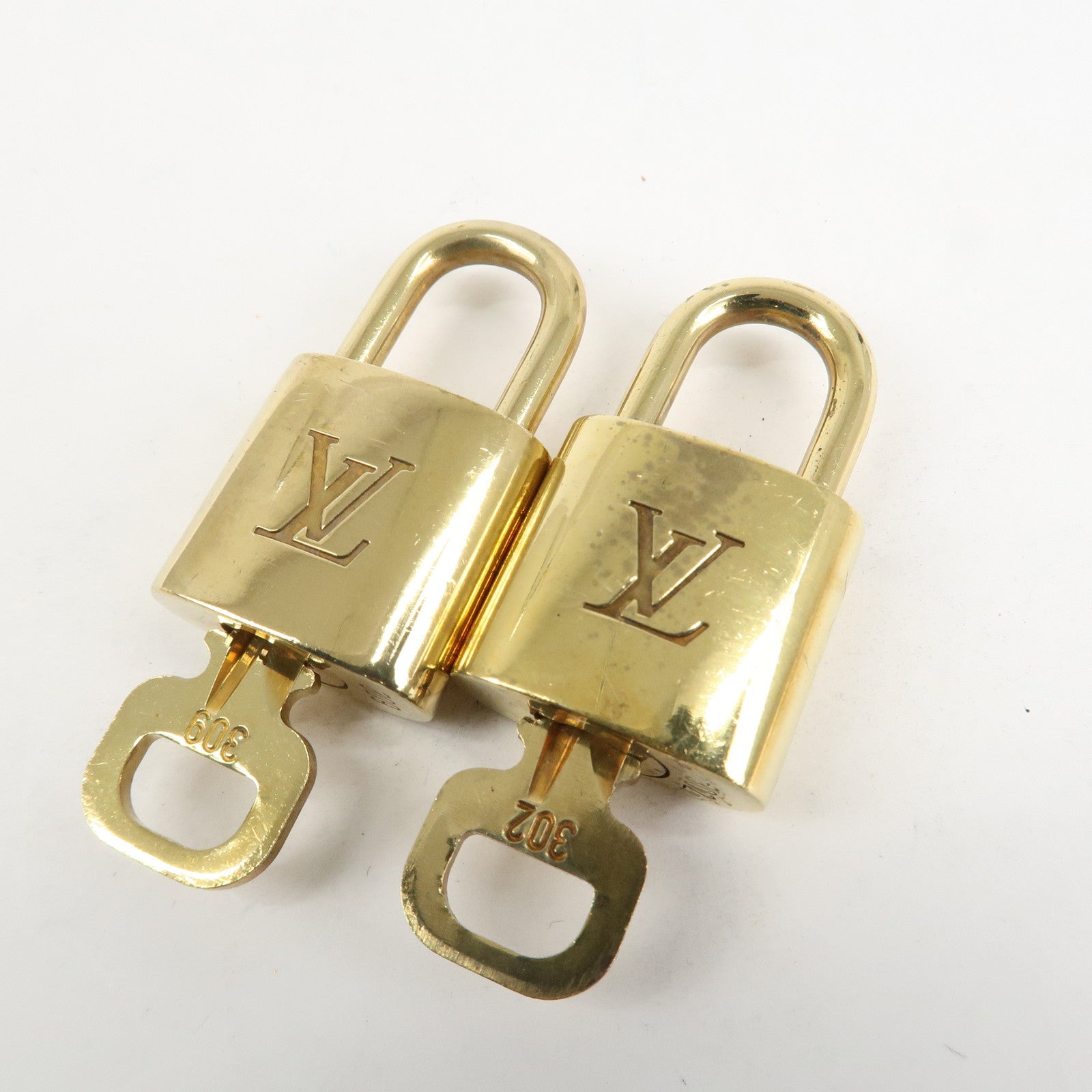 Louis Vuitton Set of 10 Lock & Key Cadena Key Lock Metal Gold Used