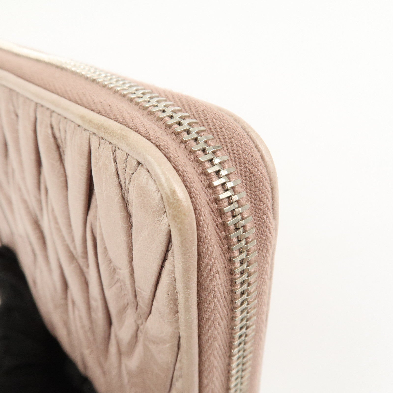 MIU MIU Matelasse Leather Round Zipper Long Wallet Beige 5M0506