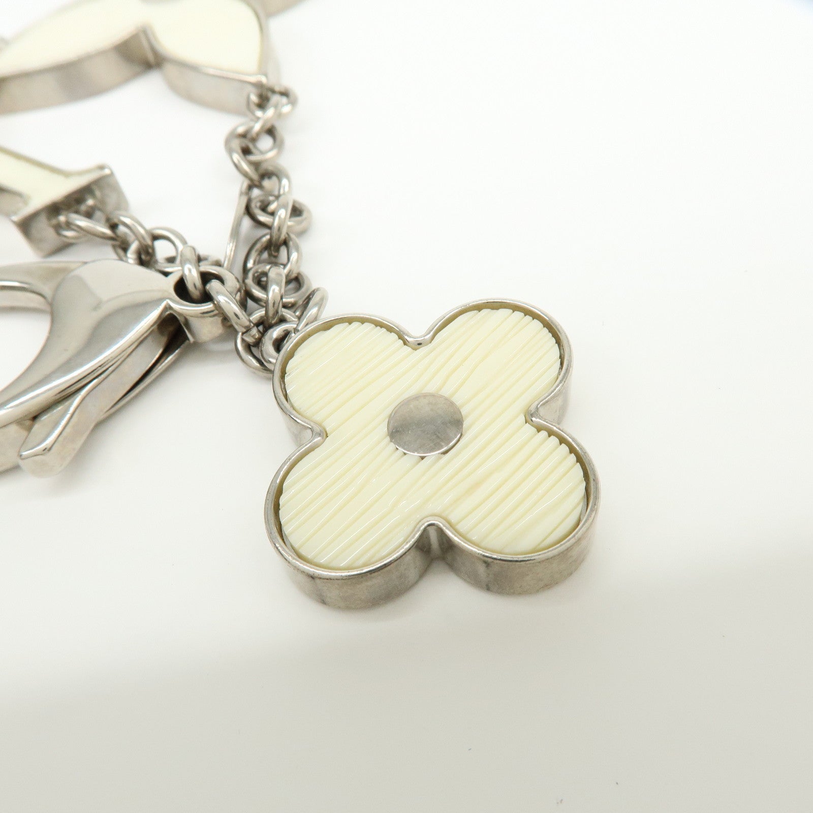 Louis Vuitton Bijoux Sac Fleur de Epi Bag Charm Silver White M65085