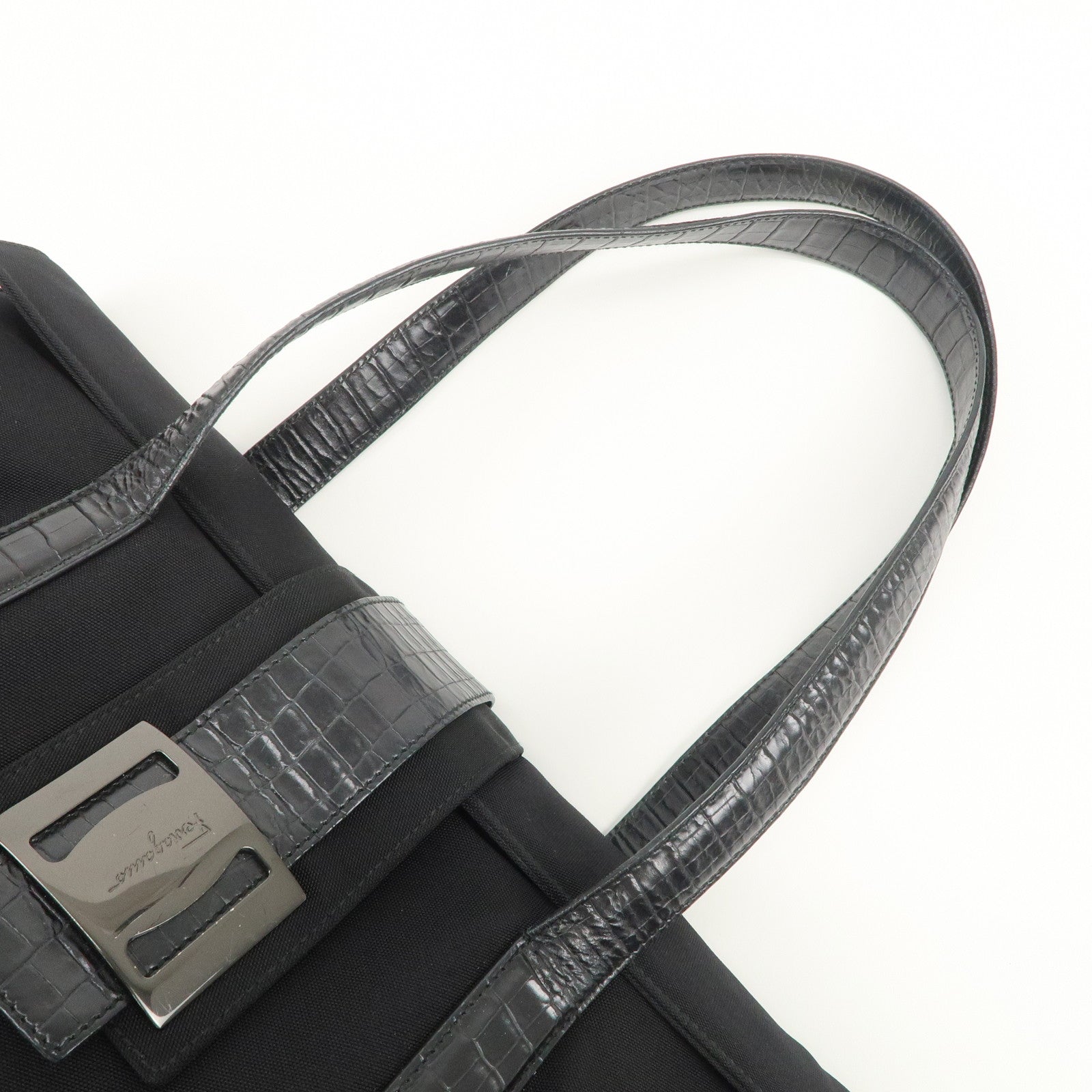 Ferragamo Vara Nylon Embossed Leather Shoulder Bag Hand Bag Black