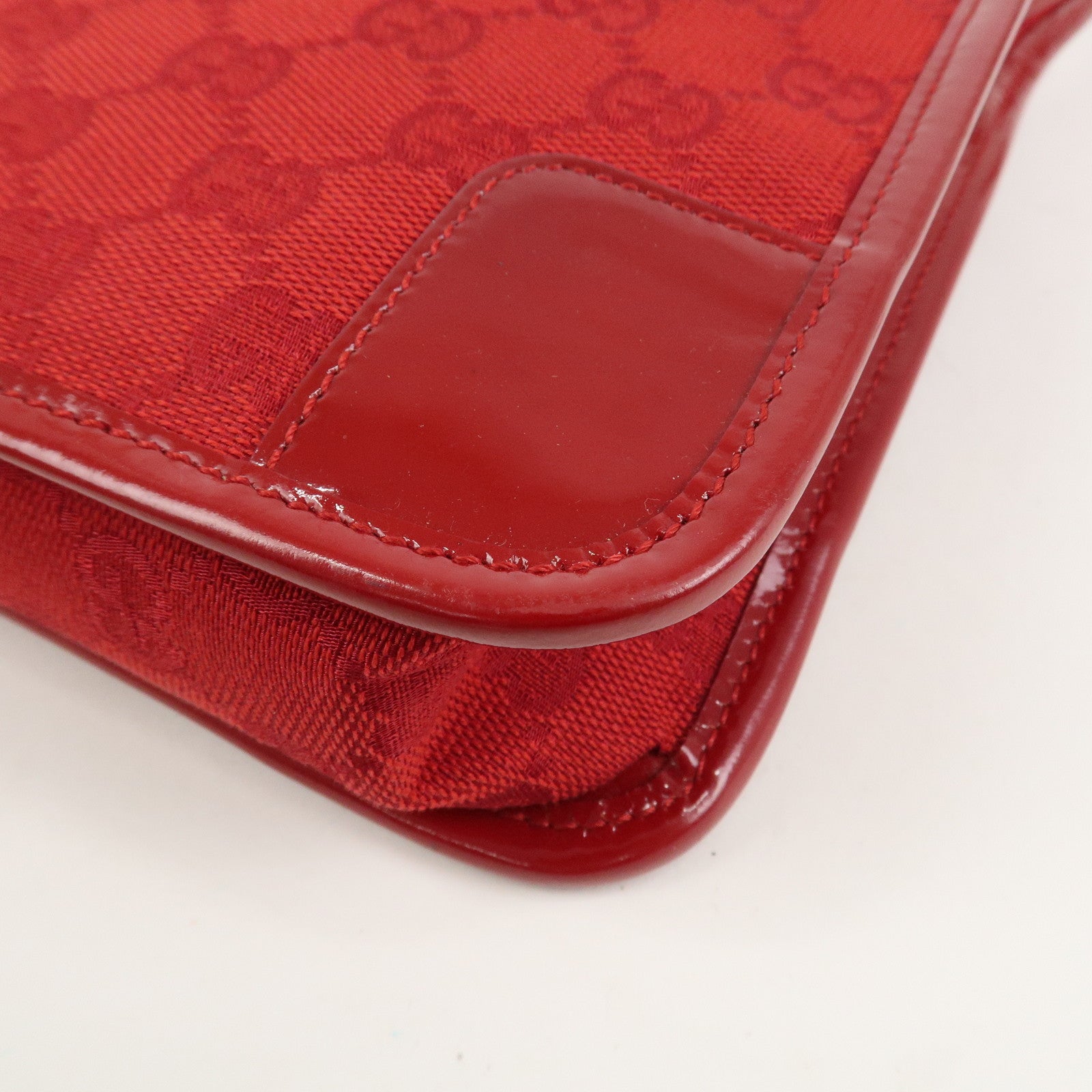 GUCCI GG Canvas Patent Leather Shoulder Bag Hand Bag Red 001・4206