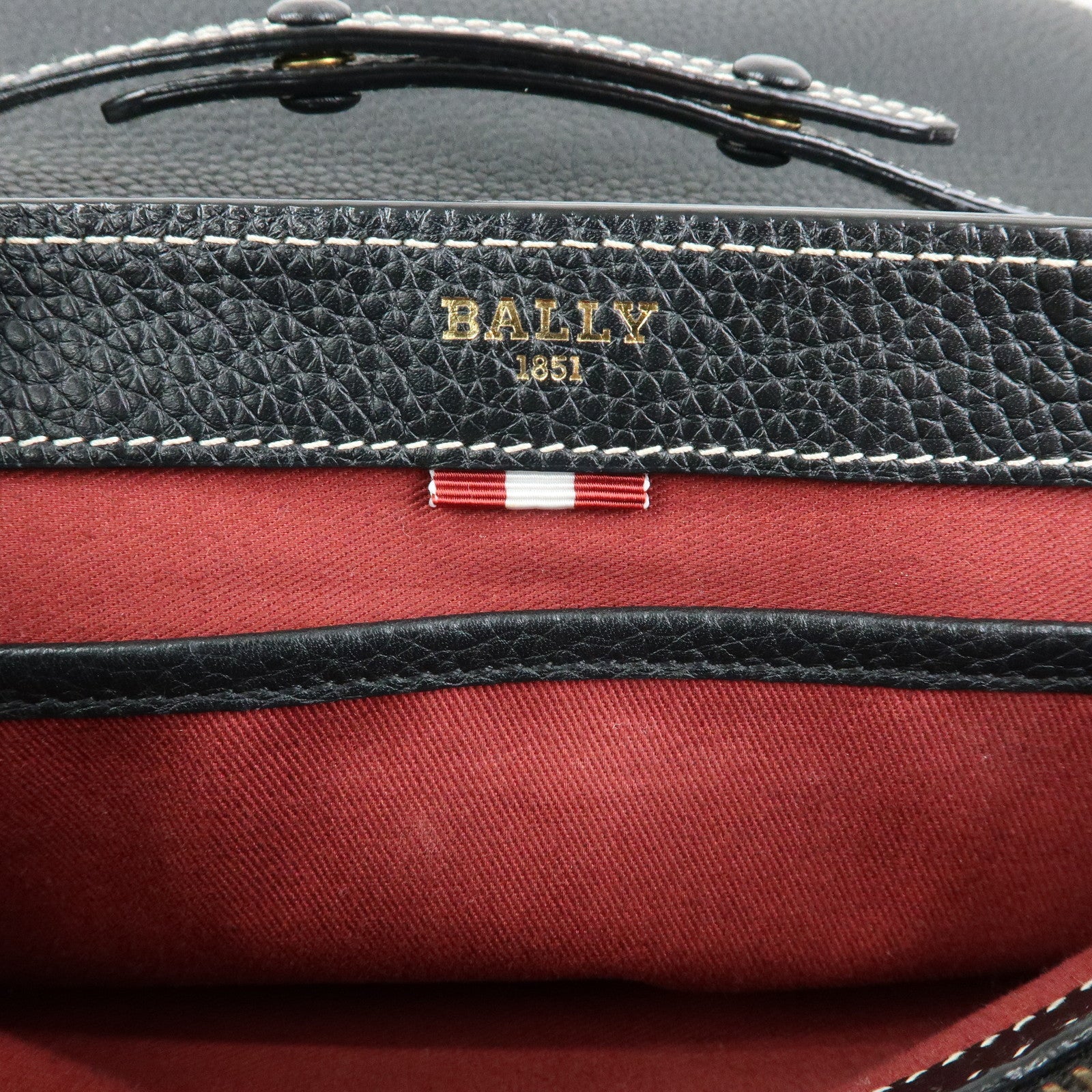 BALLY LEENA 2Way Lock Me Chain Shoulder Crossbody Clutch Bag Black