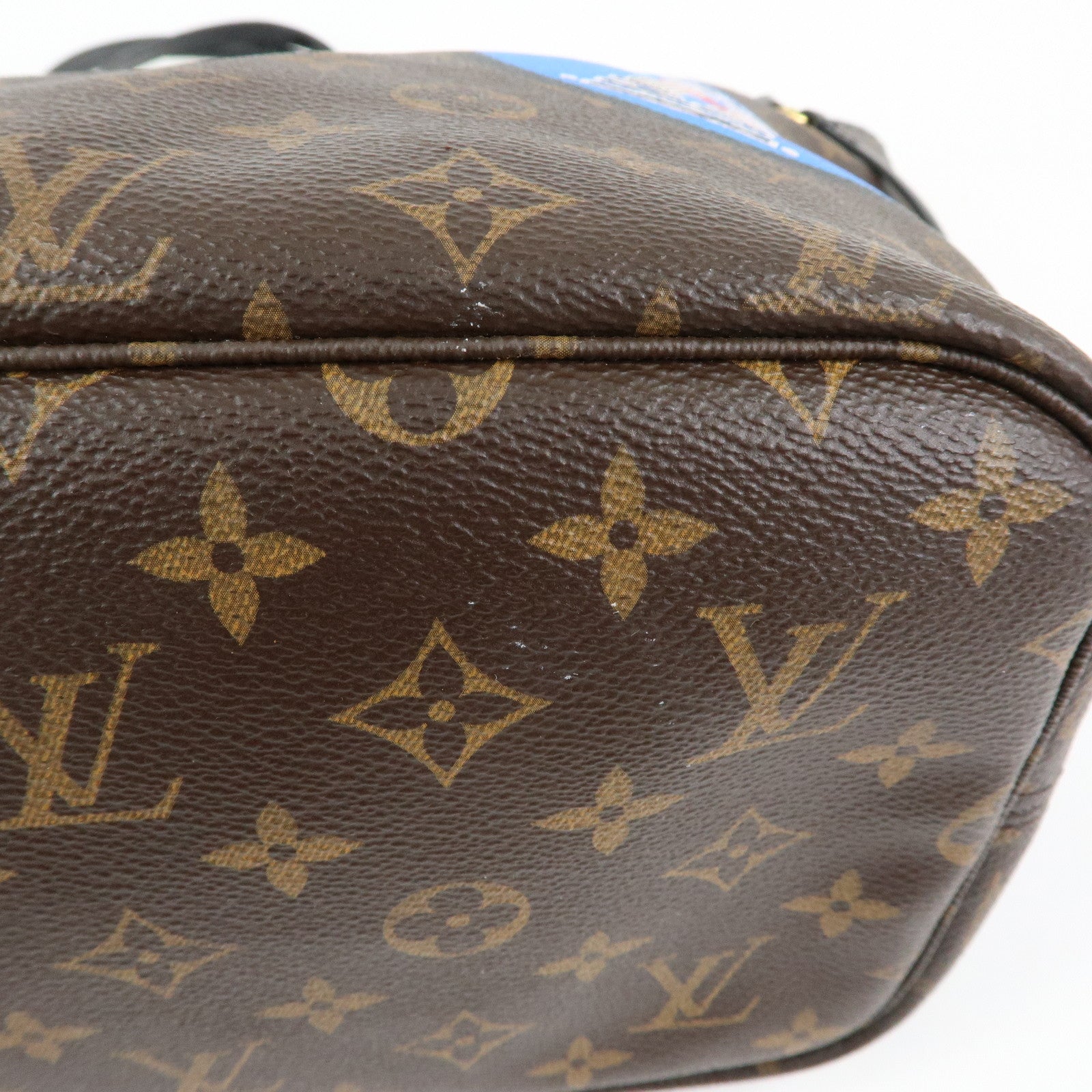 Louis Vuitton Monogram LV World Tour Neverfull MM Tote Bag M42844