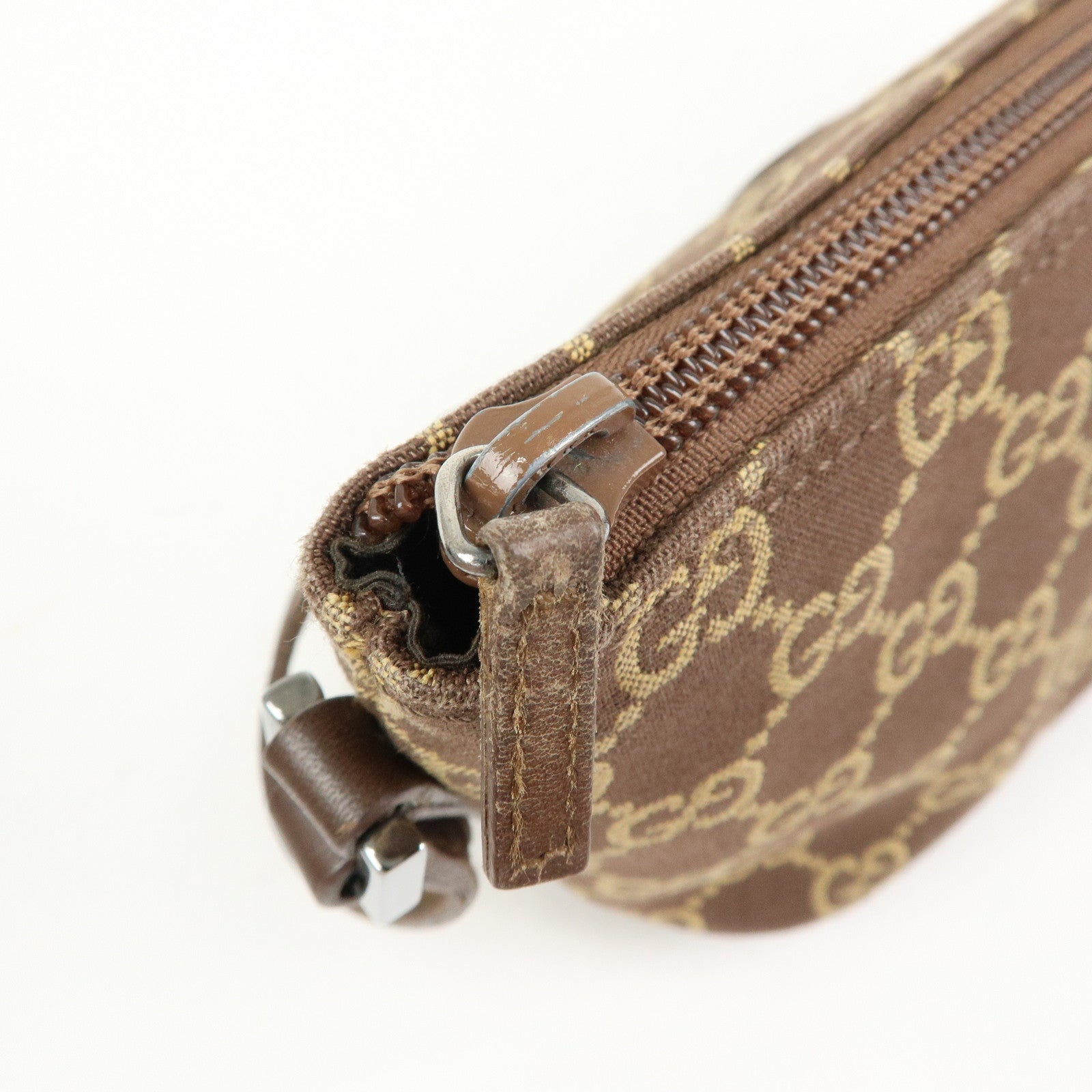 GUCCI Boat Bag GG Canvas Accessory Pouch Hand Bag Brown 039.1103