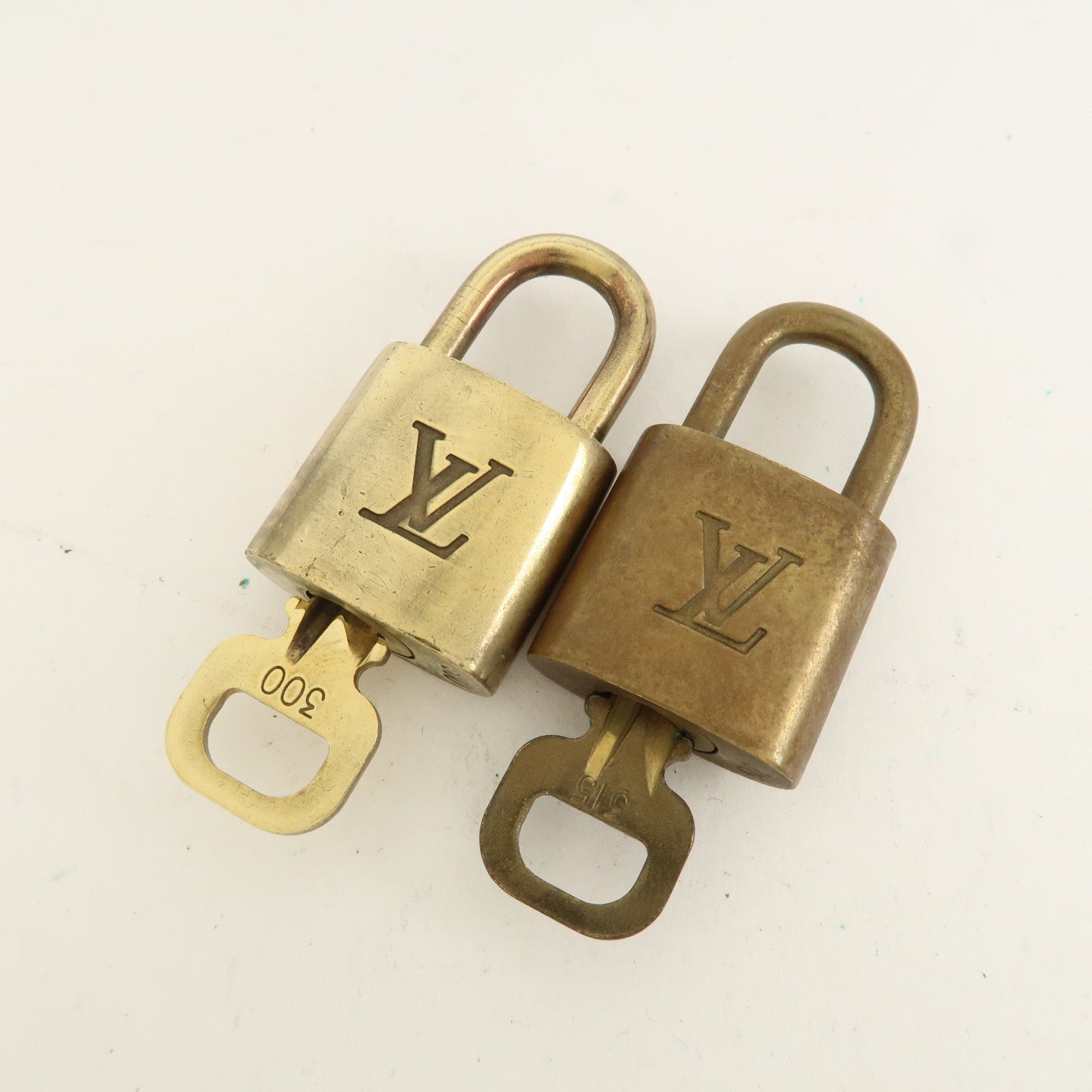 Louis Vuitton Set of 10 Lock & Key Cadena Key Lock Metal Gold Used