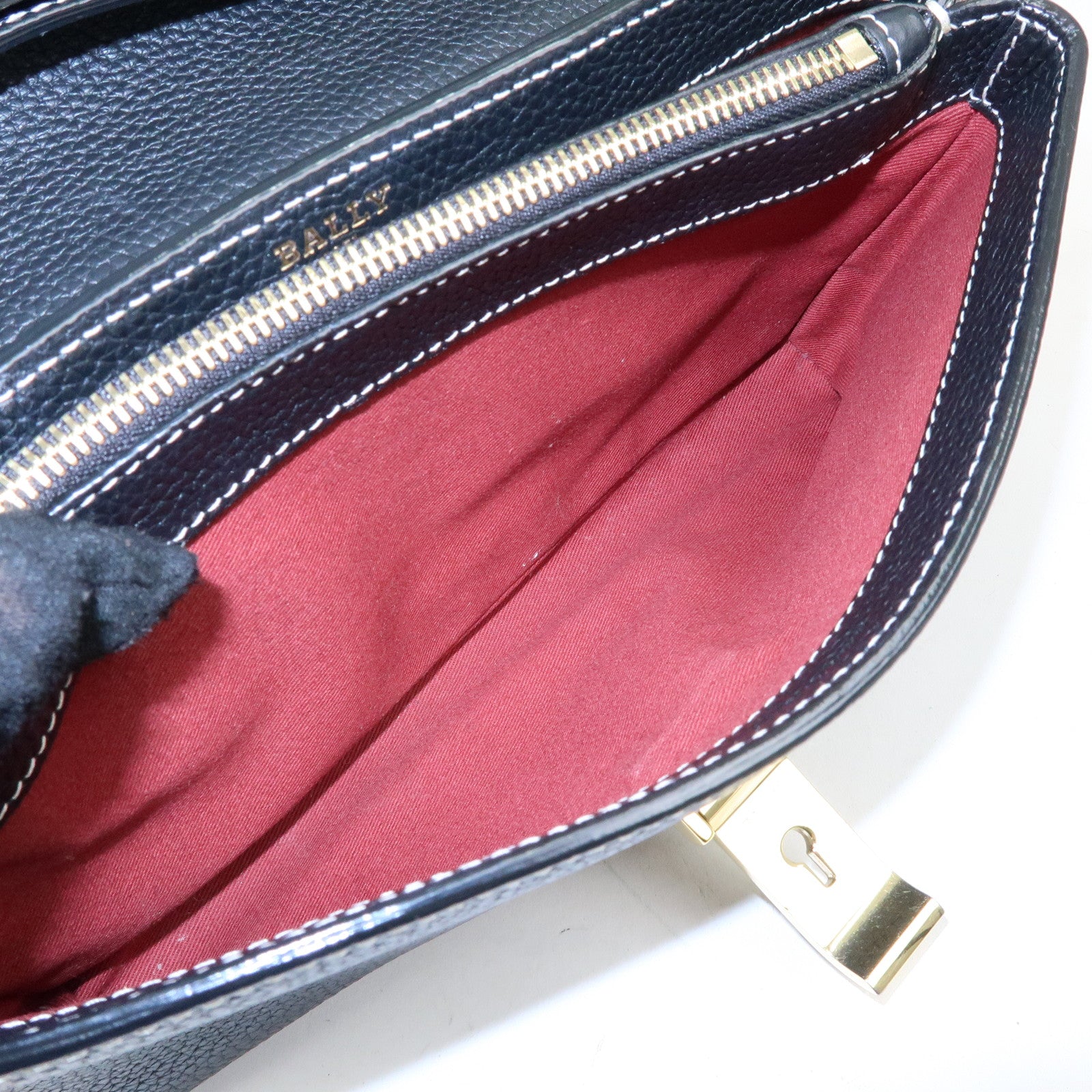 BALLY LEENA 2Way Lock Me Chain Shoulder Crossbody Clutch Bag Black