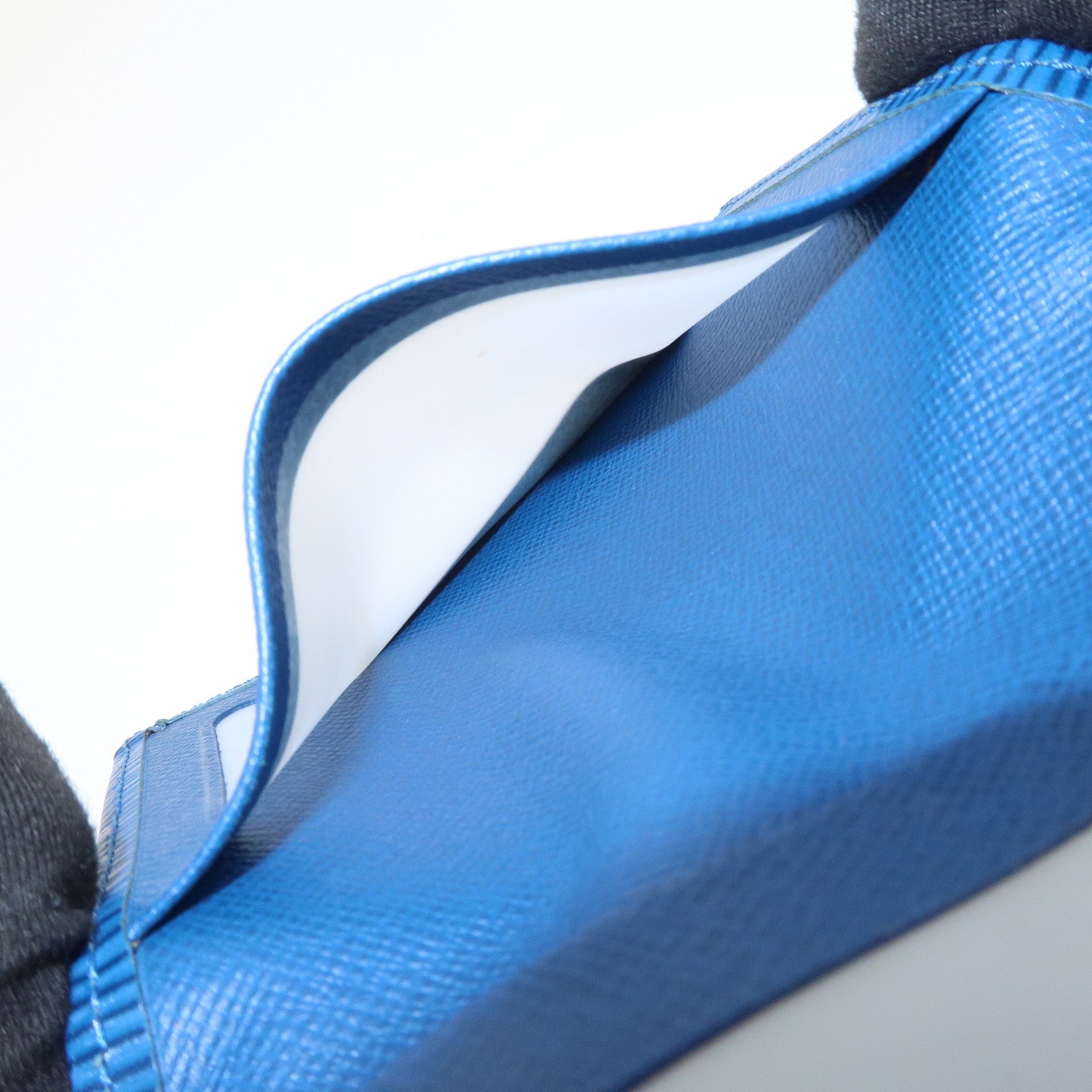 LLouis Vuitton Epi Porte 2 Cartes Vertical Card Case Blue M63205