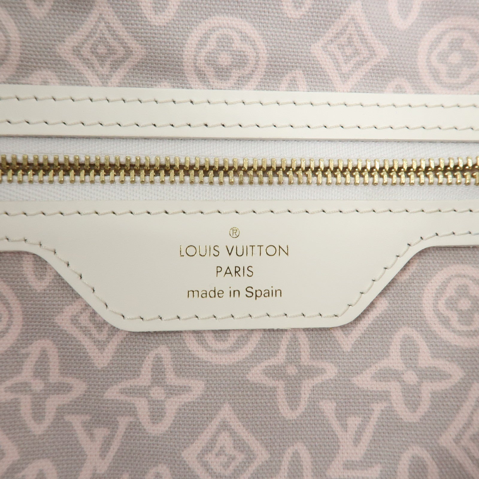 Louis Vuitton Cruise Line Tahitienne GM Shoulder Bag M95673