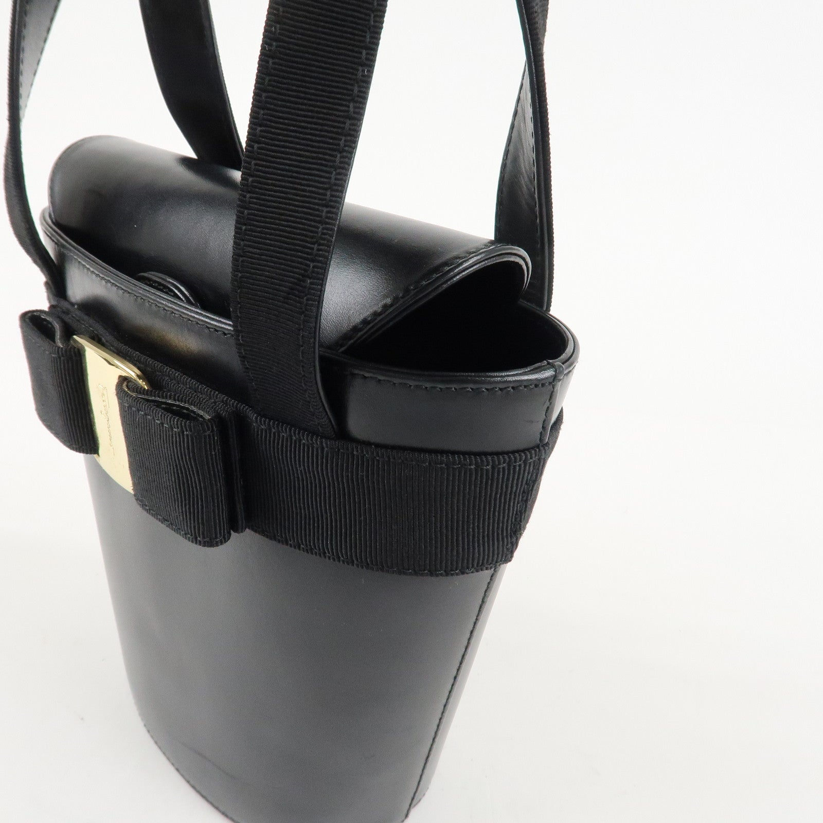 Ferragamo Vara Ribbon Leather Small Hand Bag Black Gold HDW Used